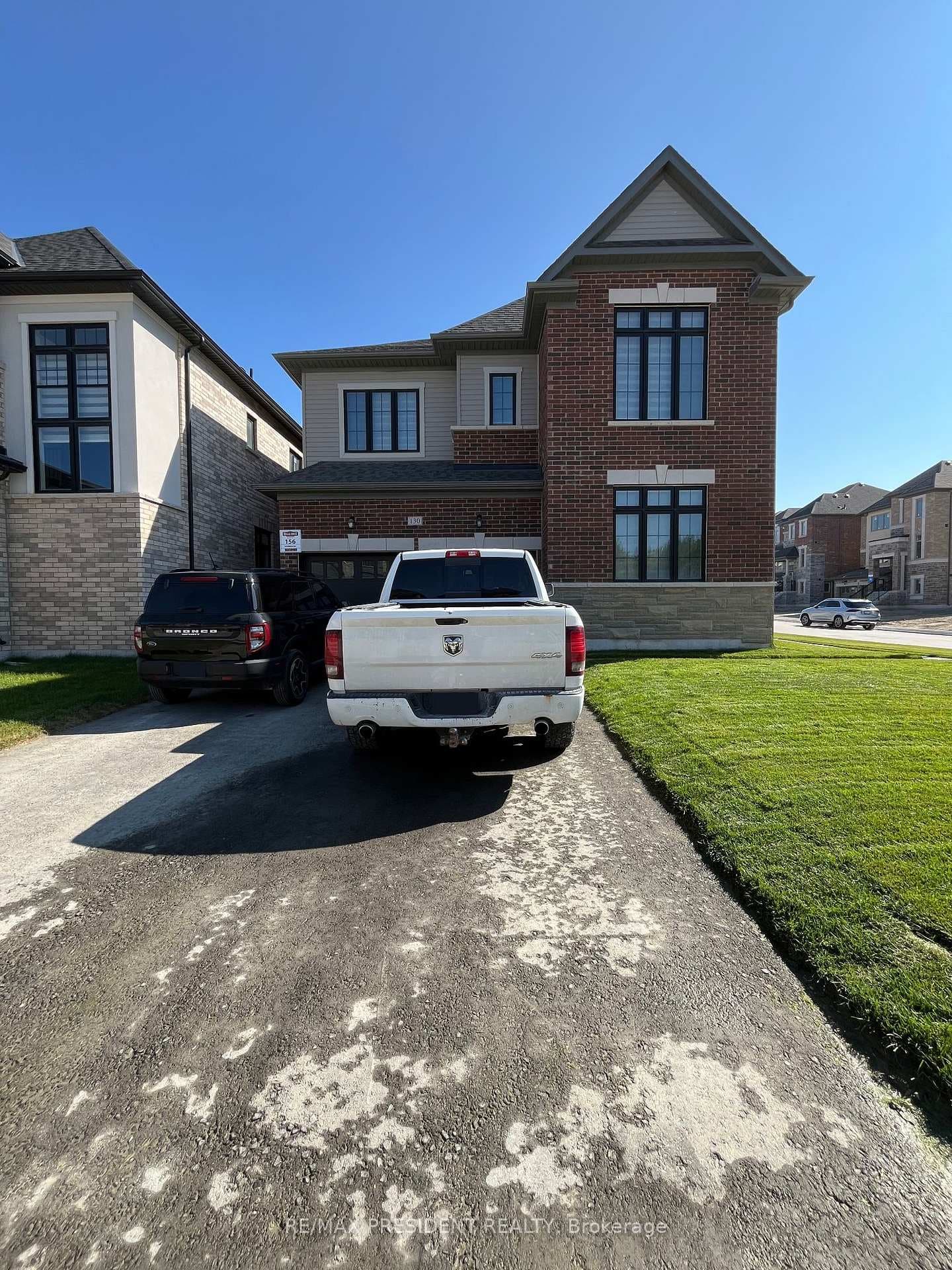 130 Wraggs Road, Bradford West Gwillimbury, ON L3Z 4N2