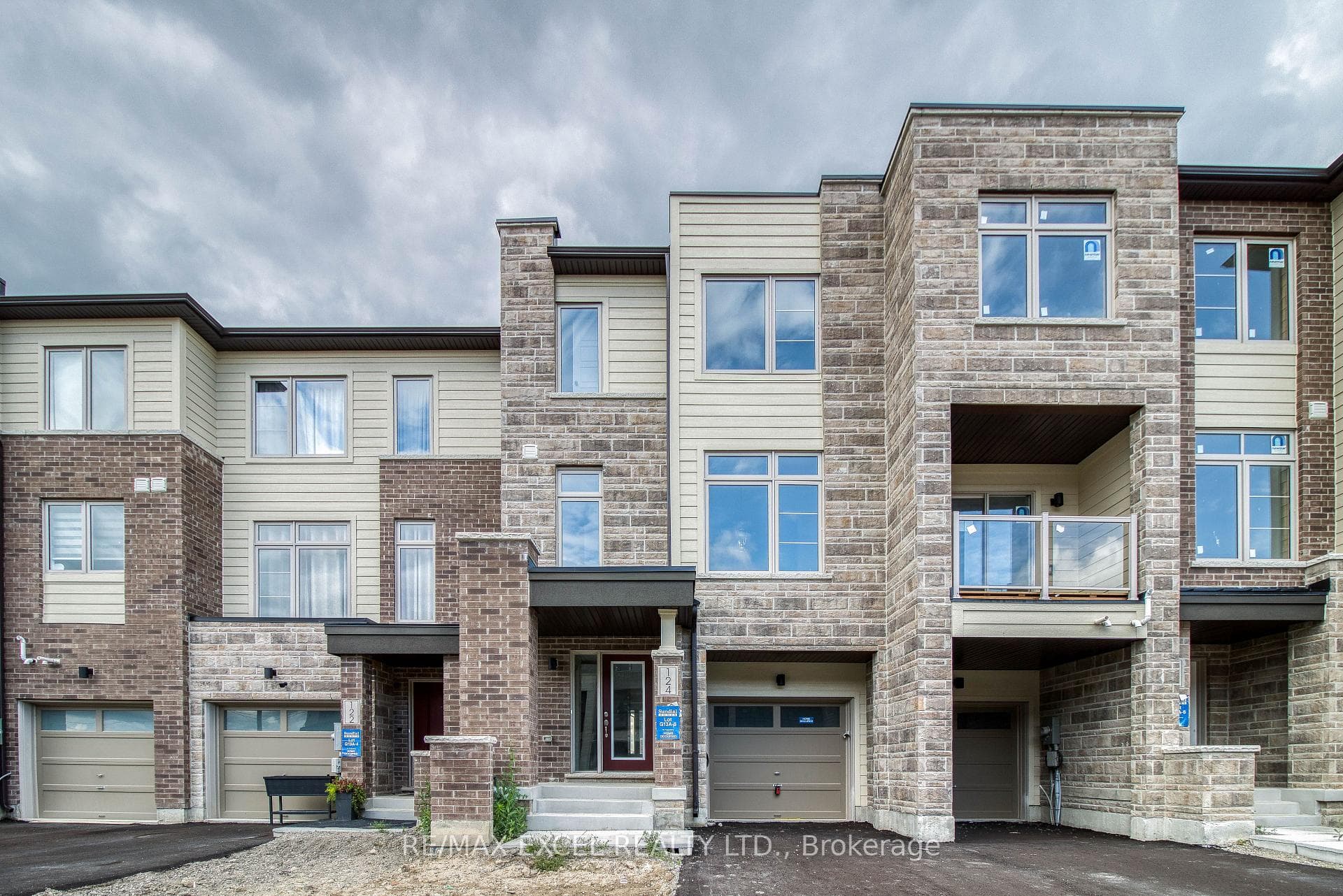 124 Solstice Circle, Newmarket, ON L3X 0L7