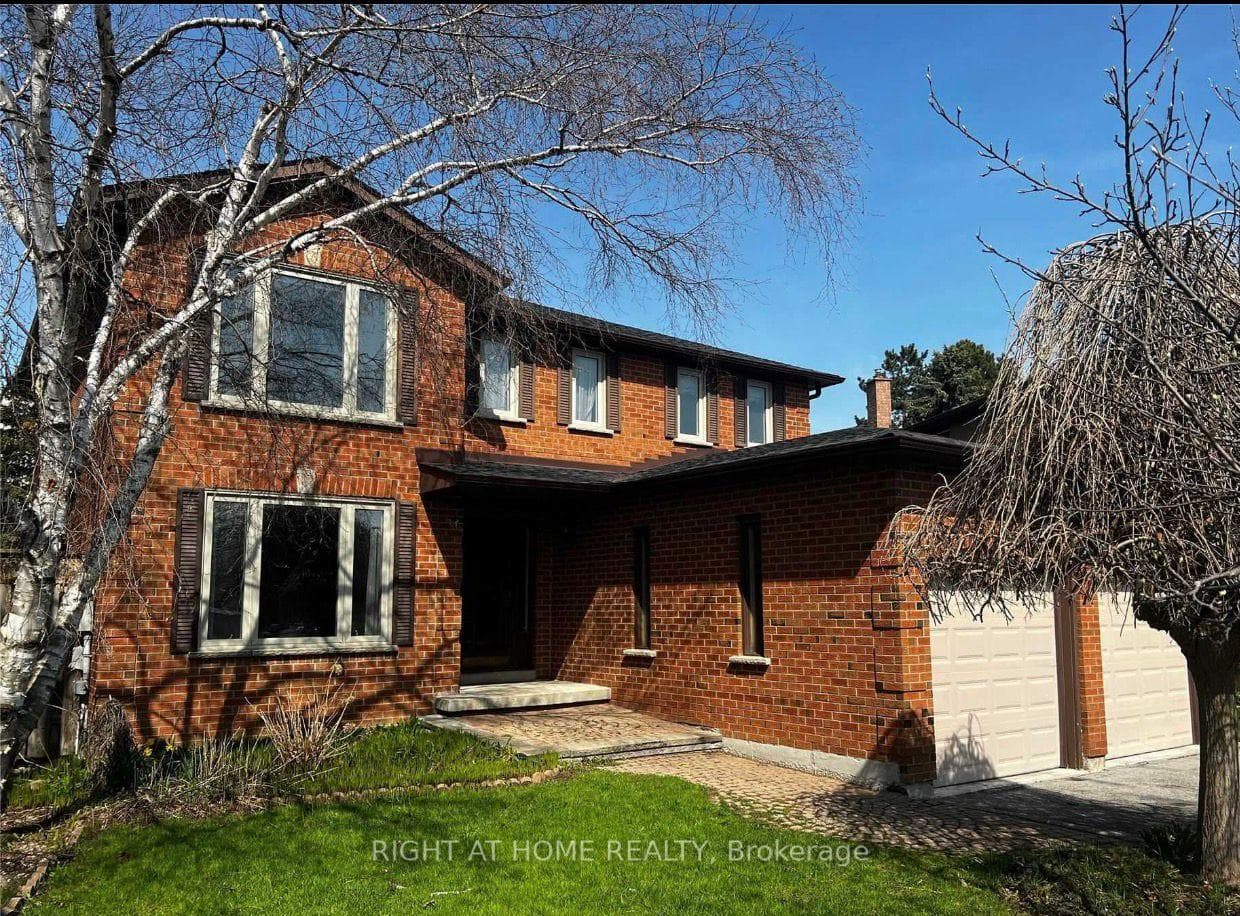 43 Doris Crescent, Newmarket, ON L3Y 7V3