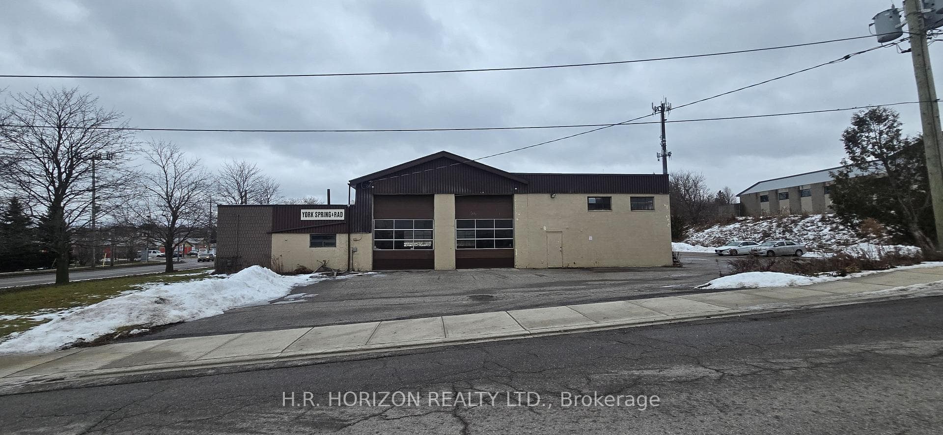 60 Industrial Parkway N, Aurora, ON L4G 4C2
