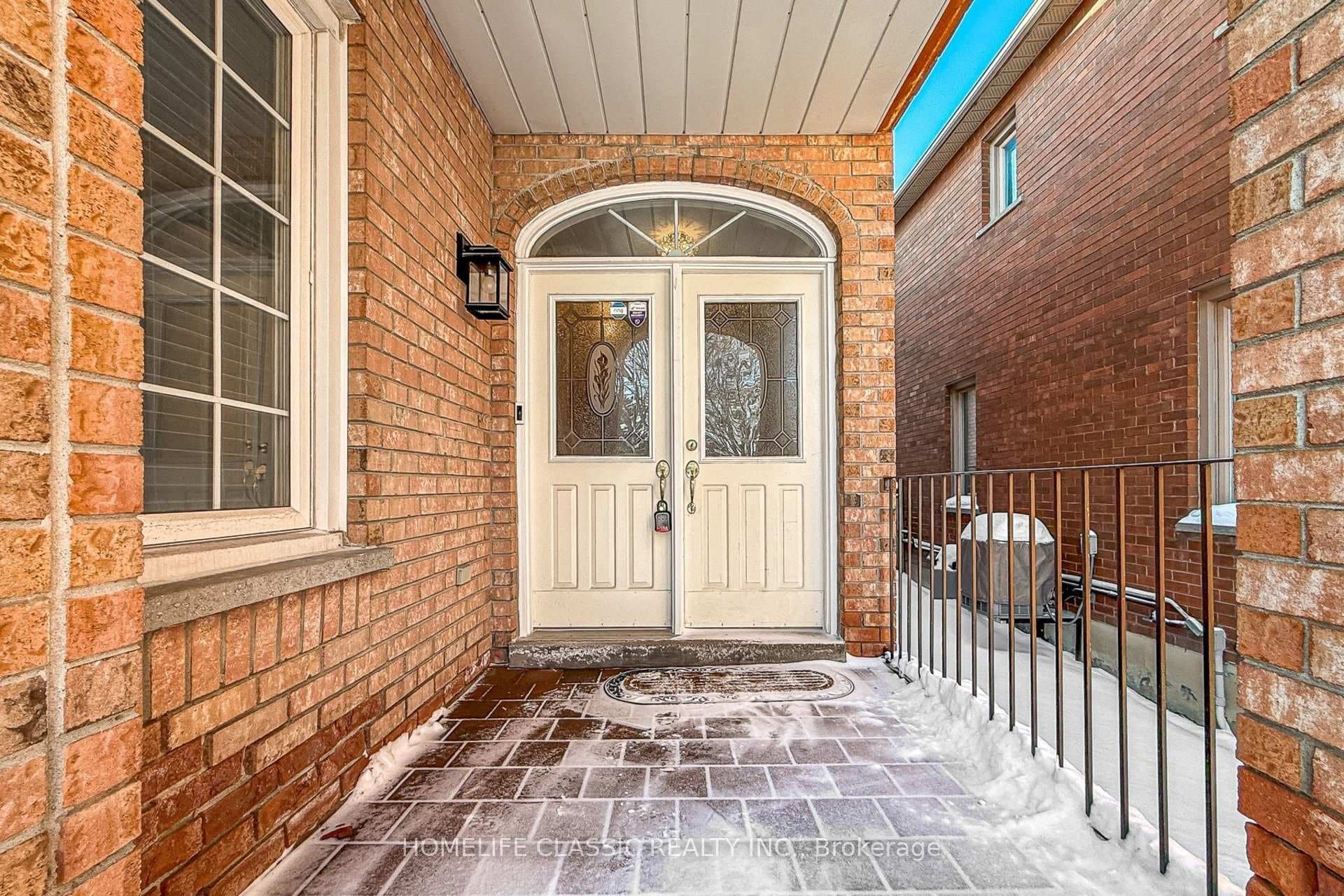 50 Oakhurst Drive, Vaughan, ON L4J 7V3