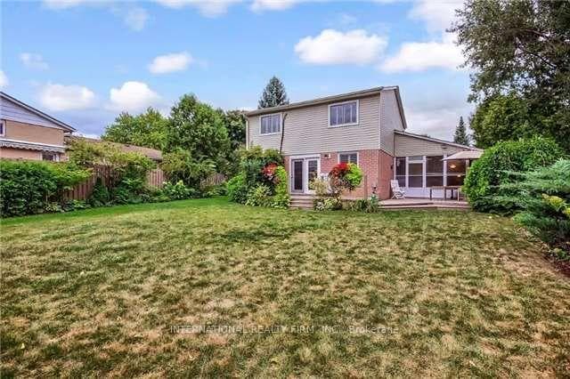 333 Dixon Boulevard, Newmarket, ON L3Y 5C3
