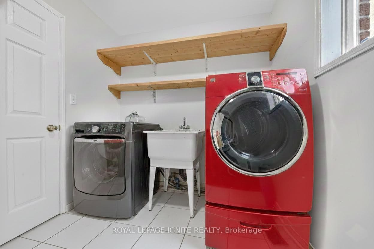 215 Drummond Drive, Vaughan, ON L6A 3C1