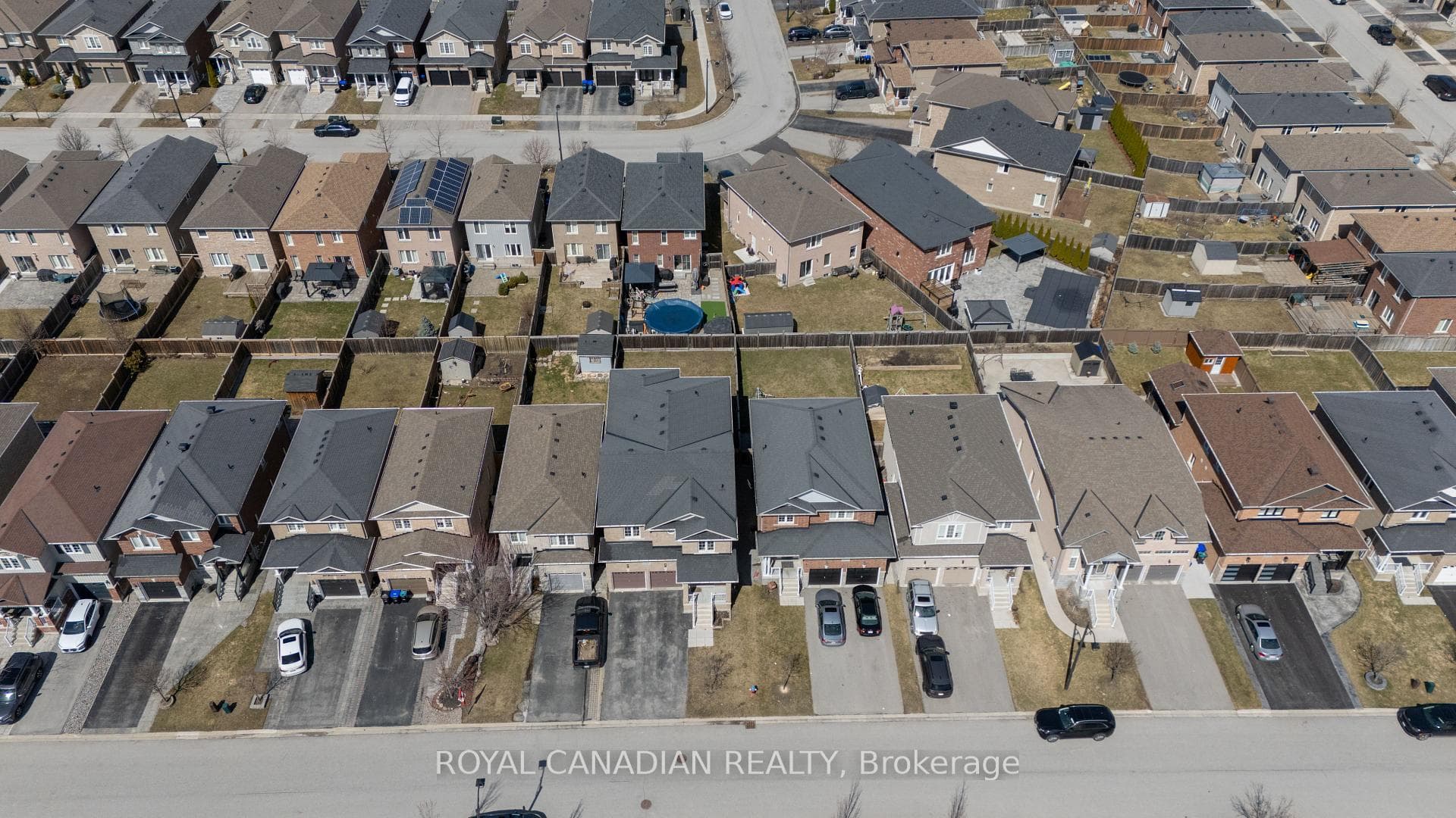 213 Richardson Crescent, Bradford West Gwillimbury, ON L3Z 0R5