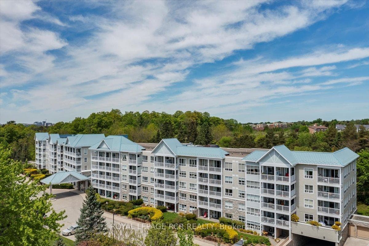 900 Bogart Mill Trail 212, Newmarket, ON L3Y 8V5