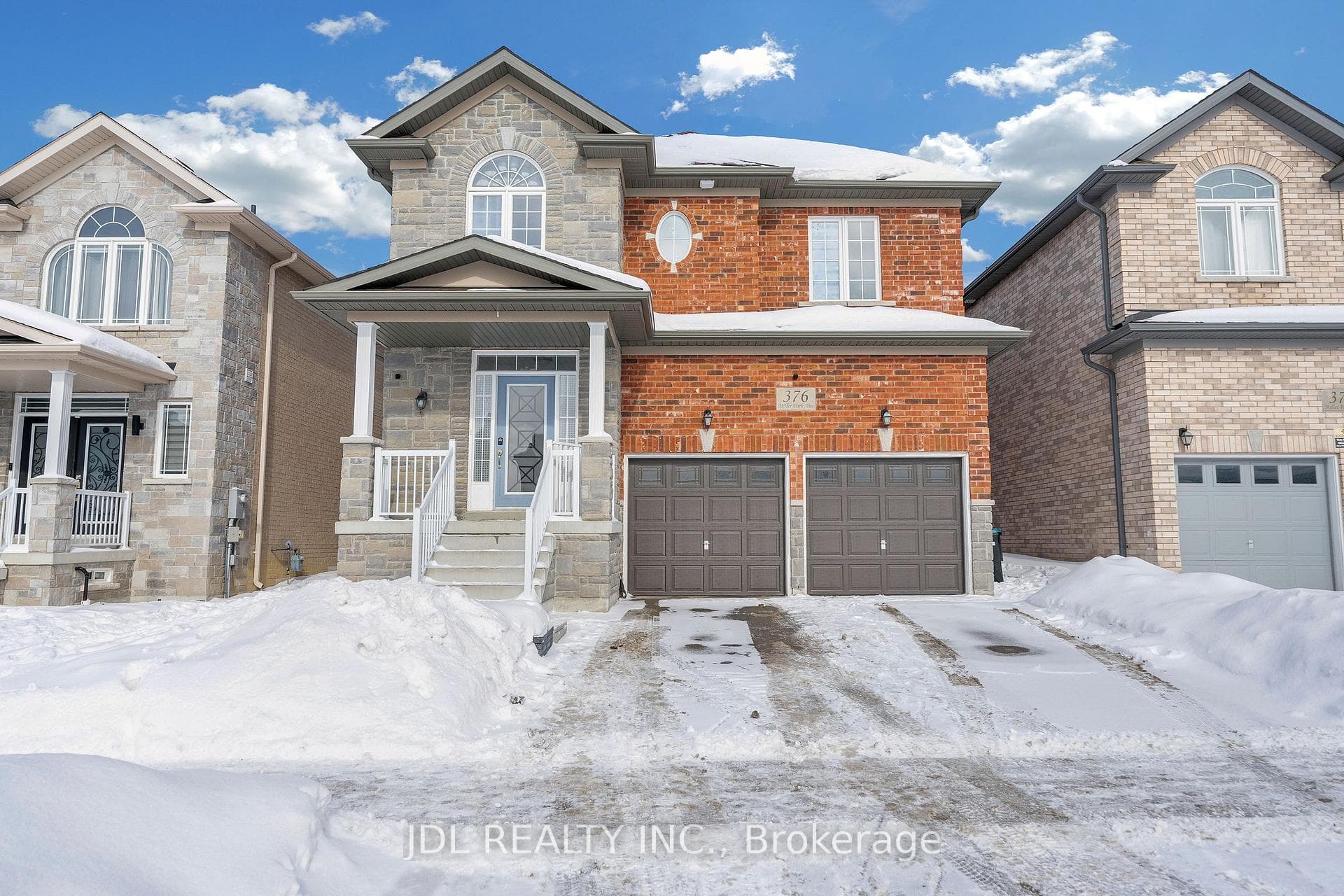 376 Miller Park Avenue, Bradford West Gwillimbury, ON L3Z 3J2