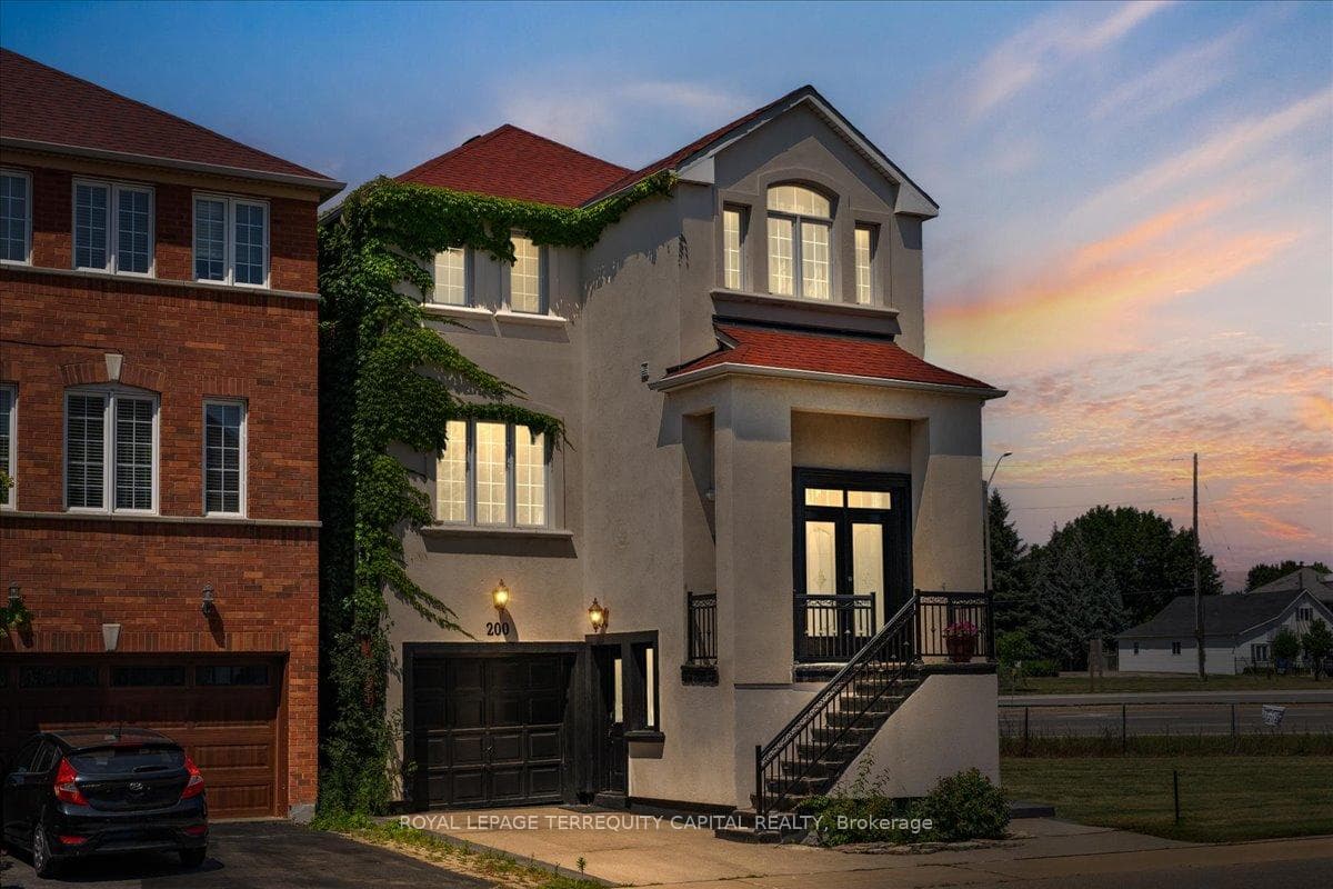 200 Yellowood Circle, Vaughan, ON L4J 8M4