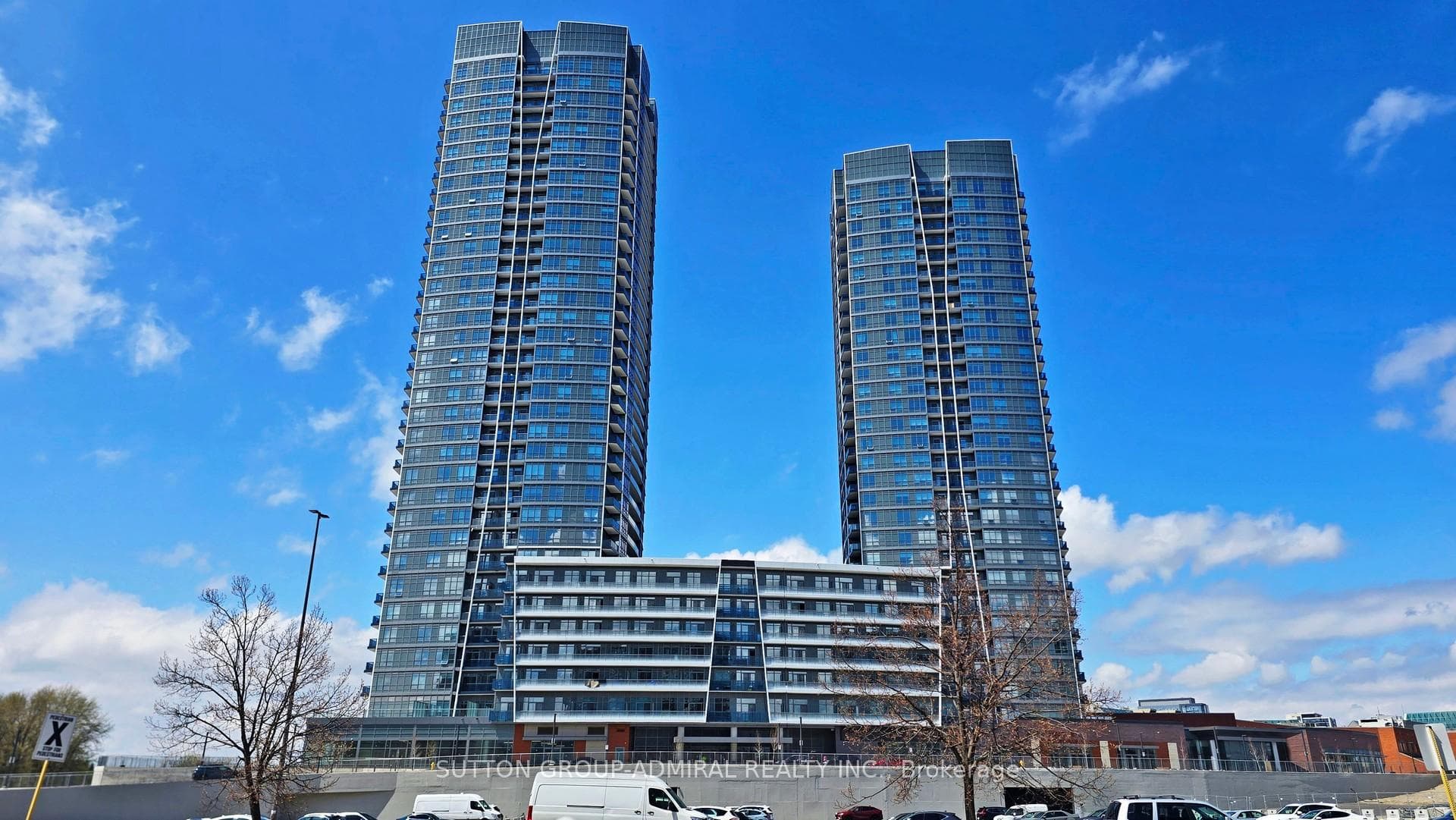 50 Upper Mall Way B-325, Vaughan, ON L4J 4P8