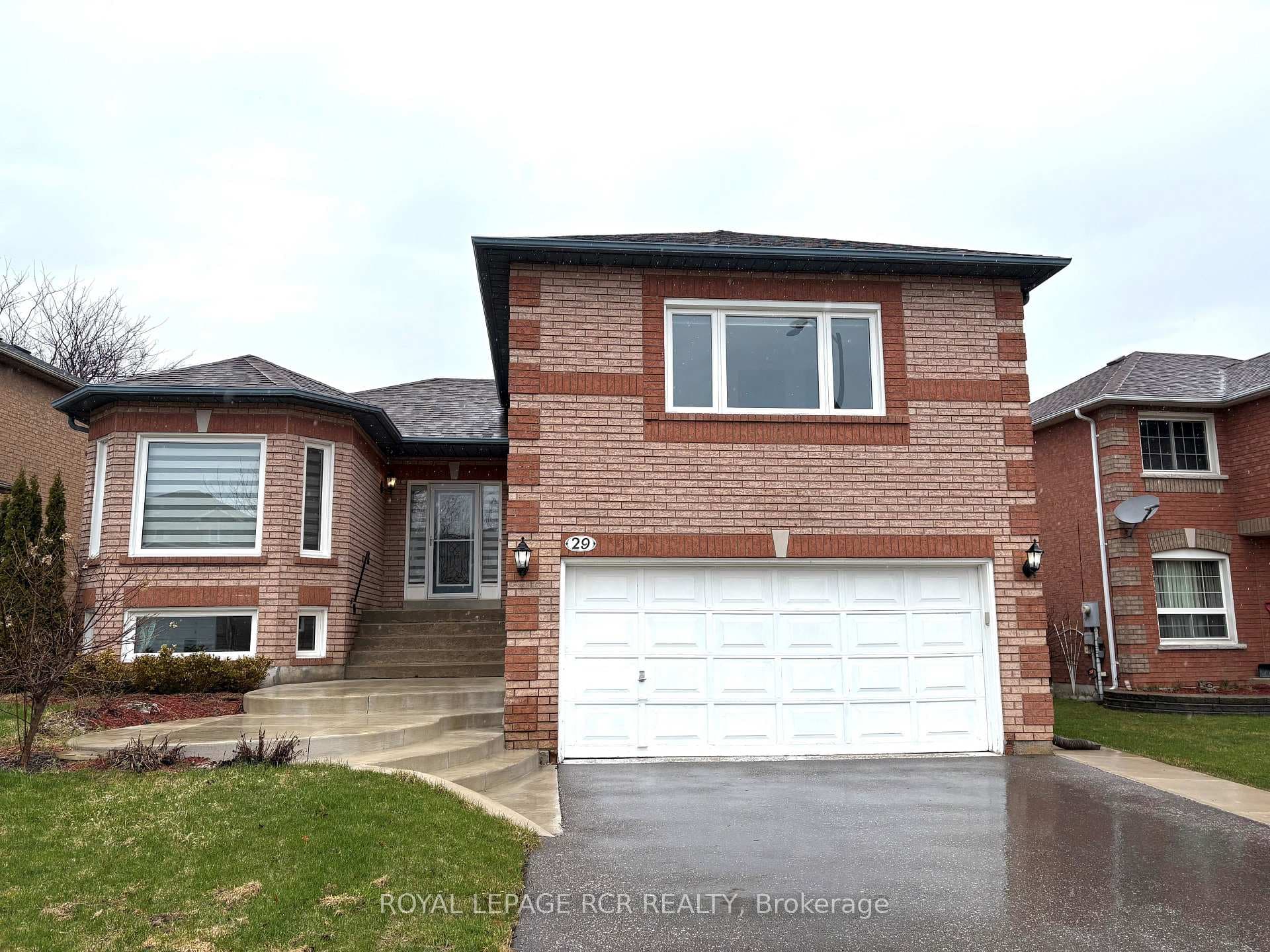29 Depeuter Crescent, Bradford West Gwillimbury, ON L3Z 3A3