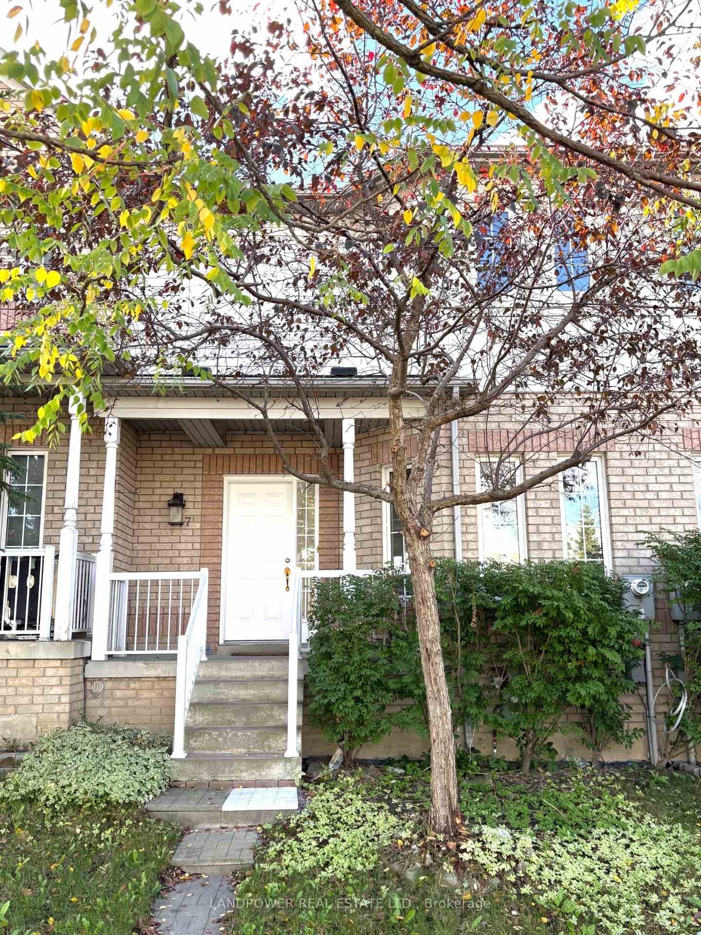 447 Hollandview Trail, Aurora, ON L4G 7N4