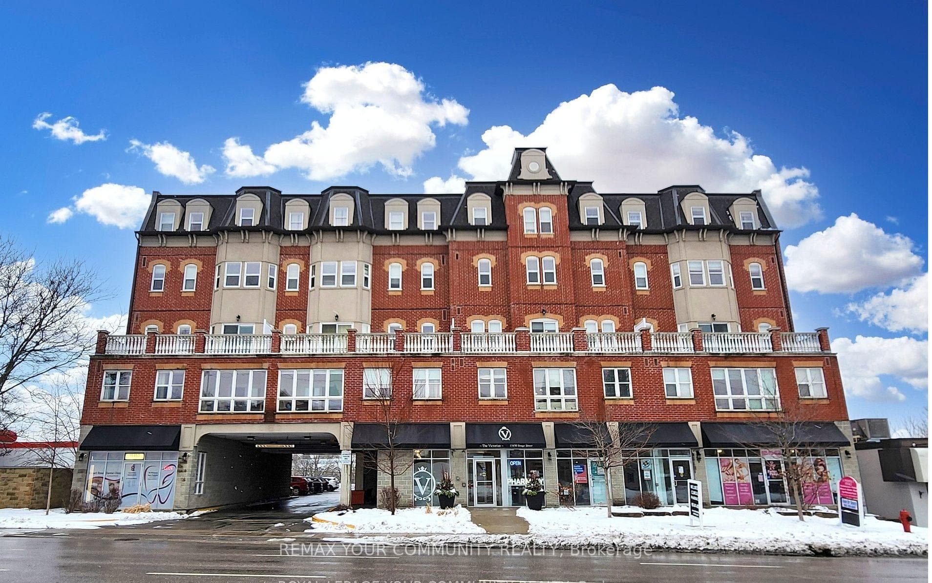 15450 Yonge Street 205, Aurora, ON L4G 0K1