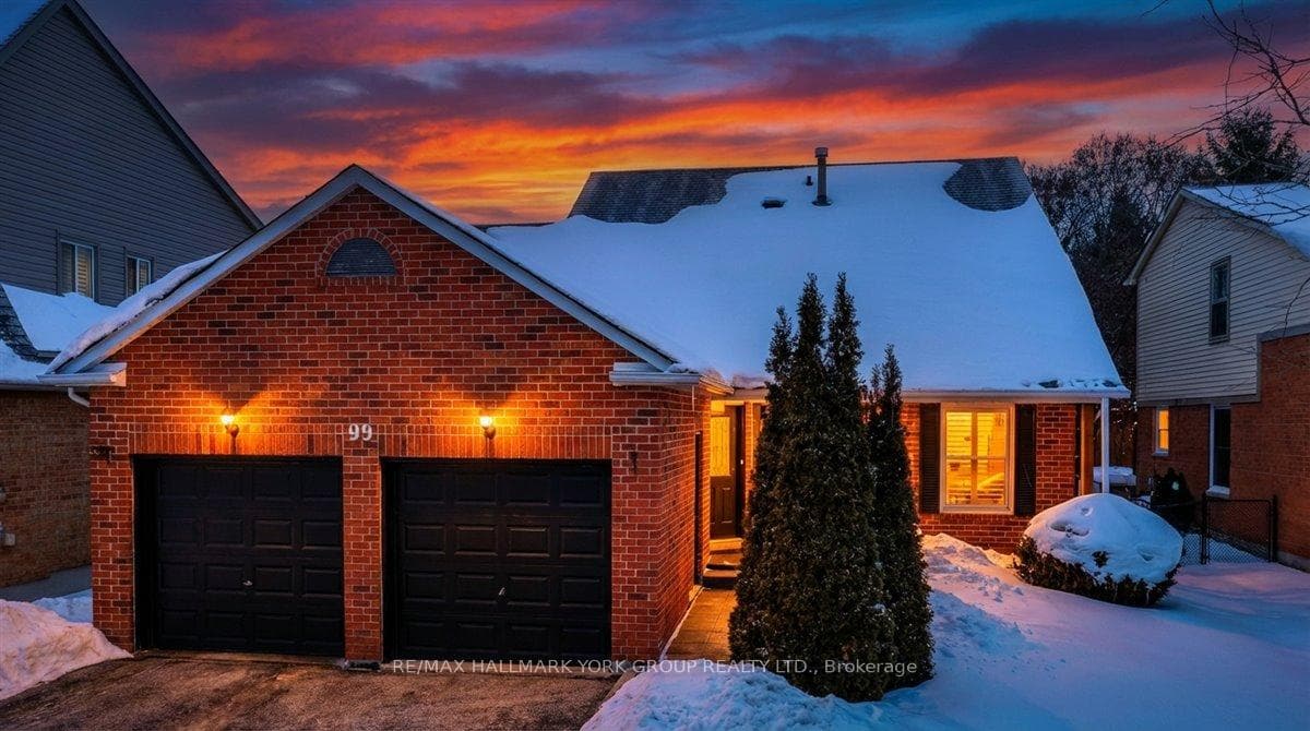 99 Peevers Crescent, Newmarket, ON L3Y 7T2