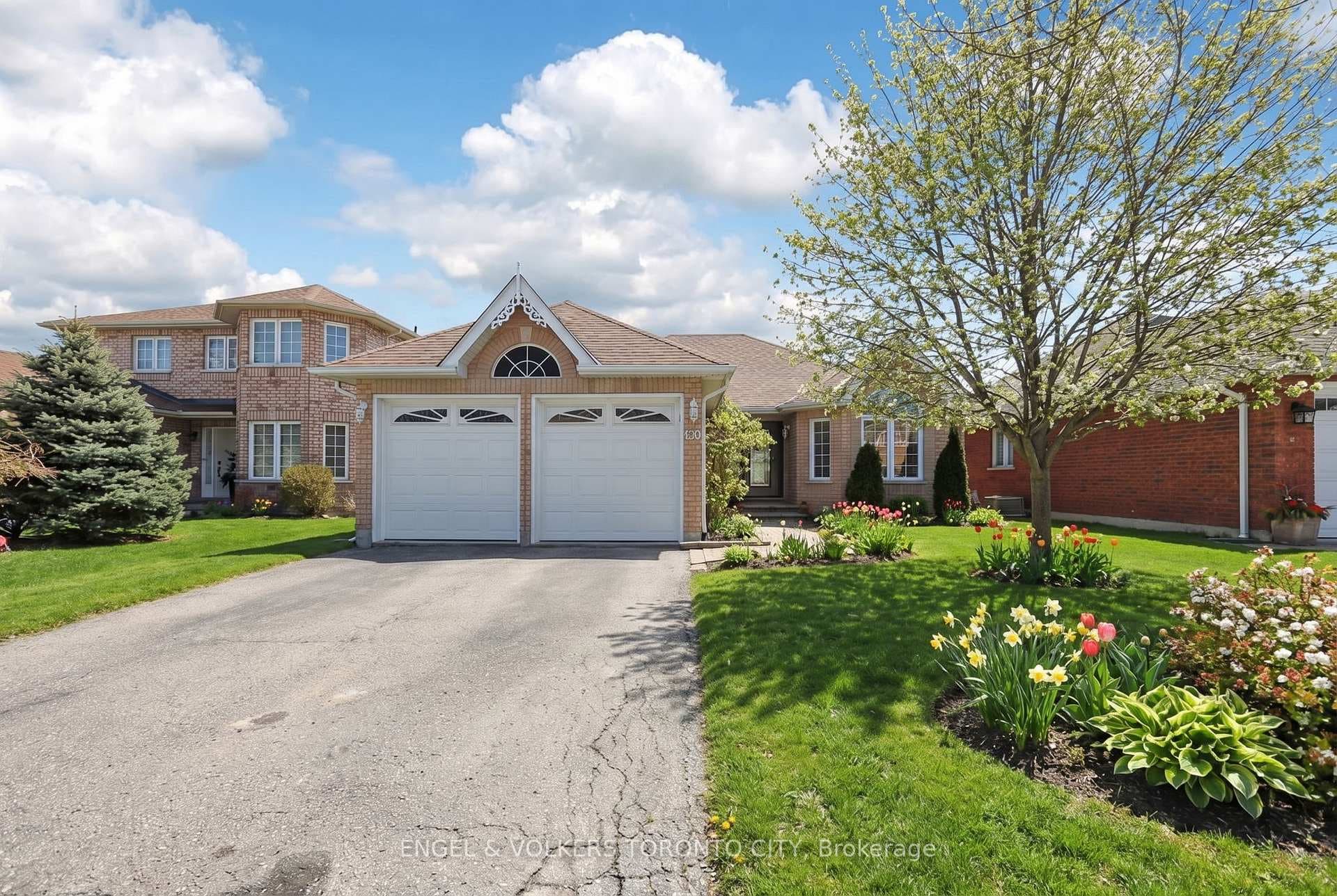 130 Metcalfe Drive, Bradford West Gwillimbury, ON L3Z 3J2