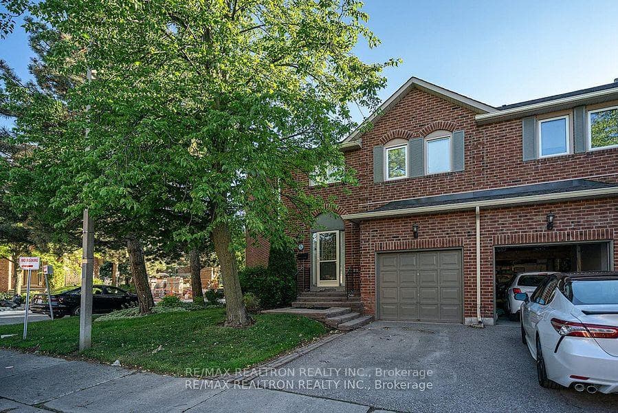 24 Beaumont Place 61, Vaughan, ON L4J 4X2