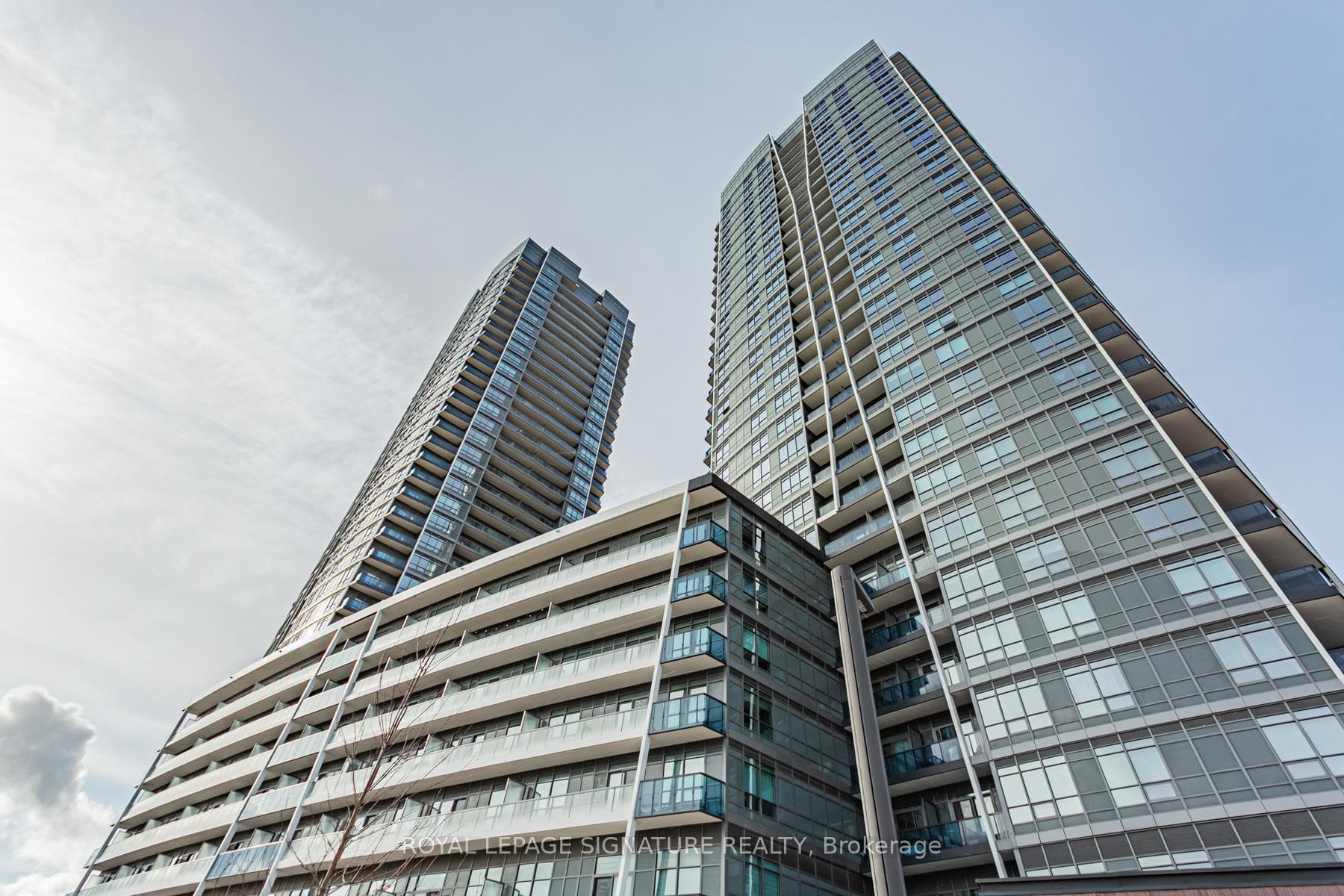 30 Upper Mall Way A719, Vaughan, ON L4J 0L7