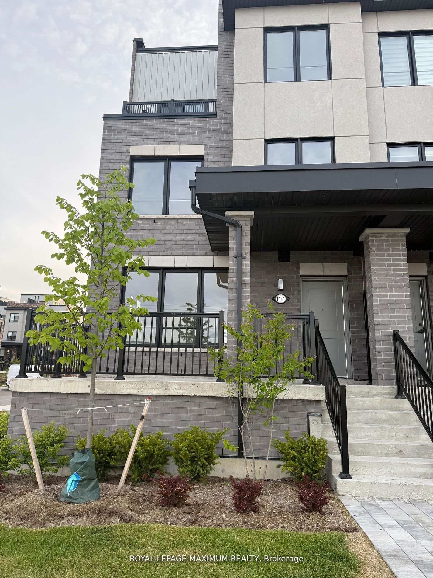 11 Baynes Way N 1, Bradford West Gwillimbury, ON L3Z 4M1