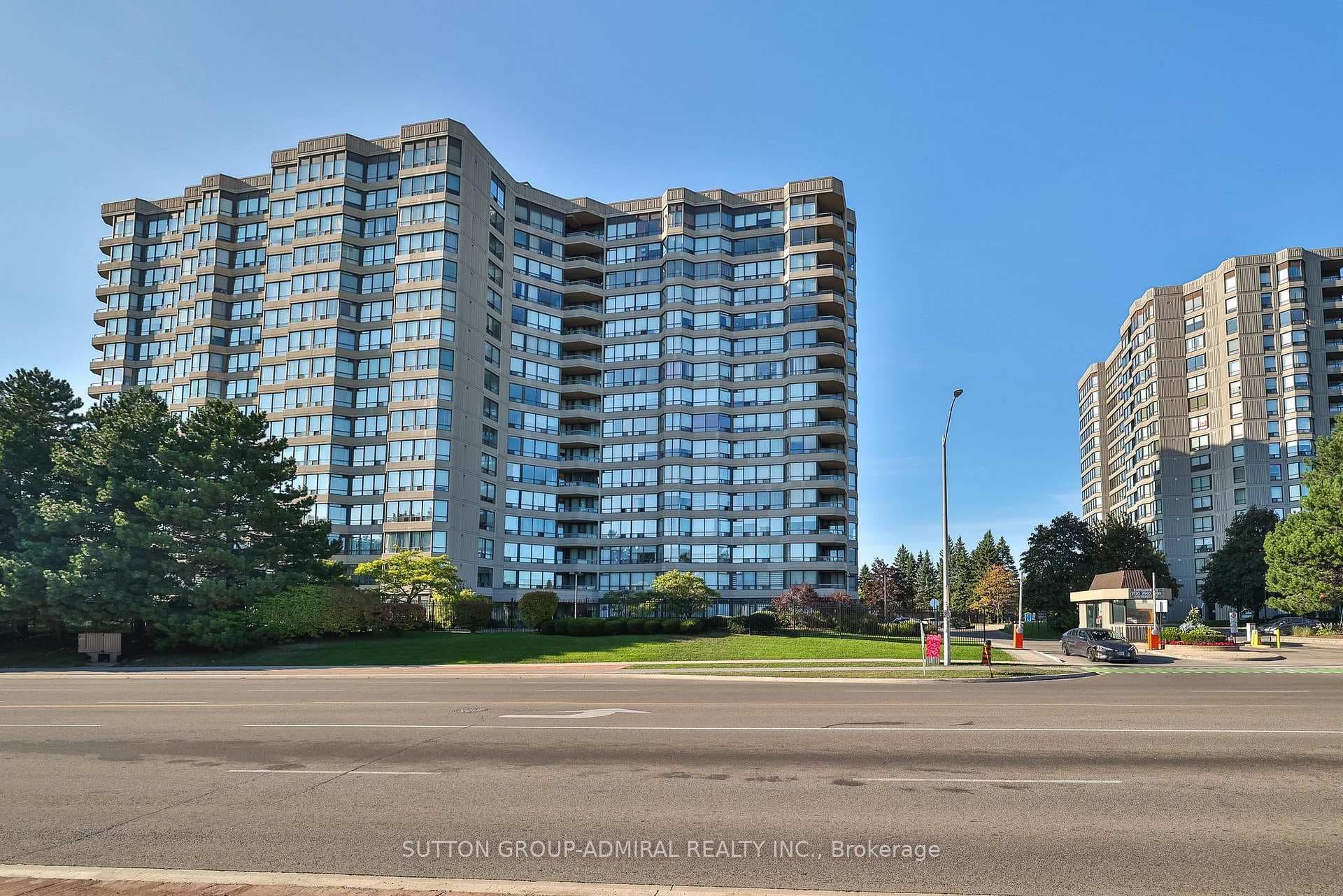 7420 Bathurst Street 1010, Vaughan, ON L4J 6X4