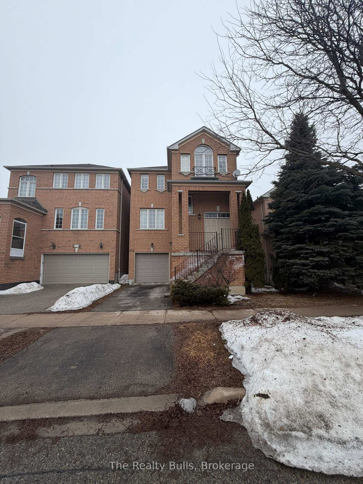 212 Yellowood Circle, Vaughan, ON L4J 8M4