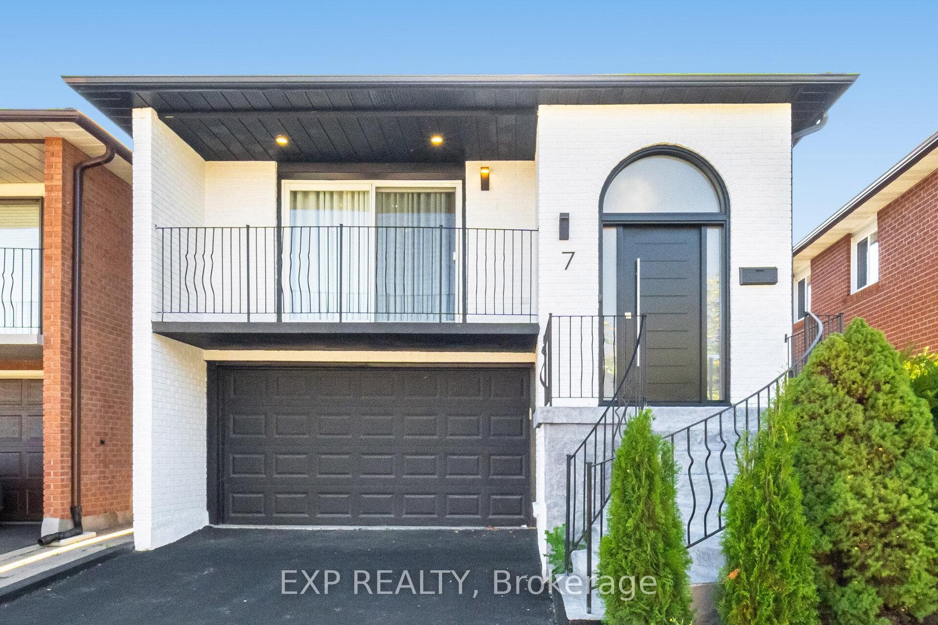 7 Boyne Highlands Court, Vaughan, ON L4K 1K4