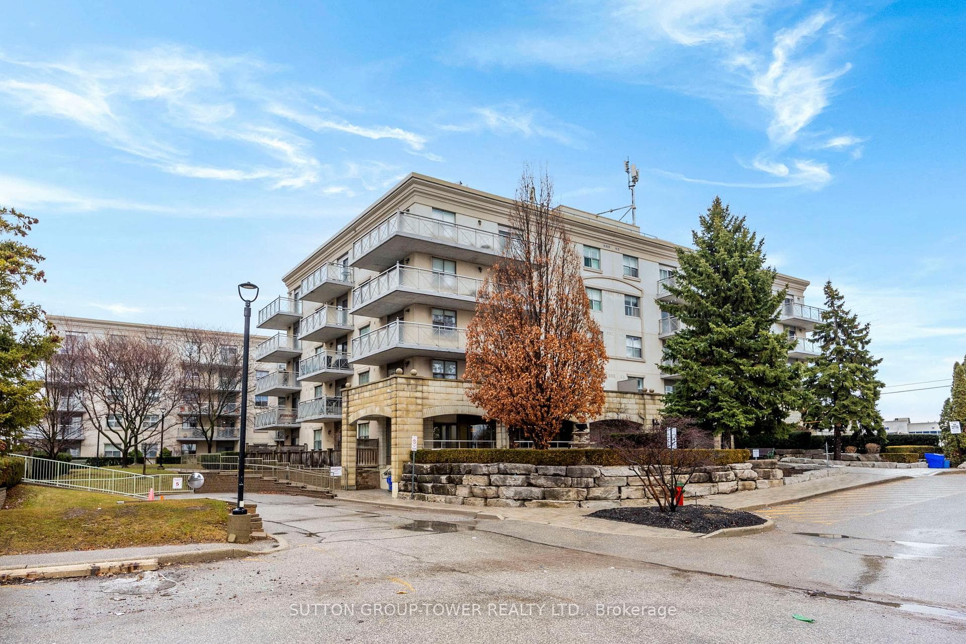 2500 Rutherford Road N 408, Vaughan, ON L4K 5N7