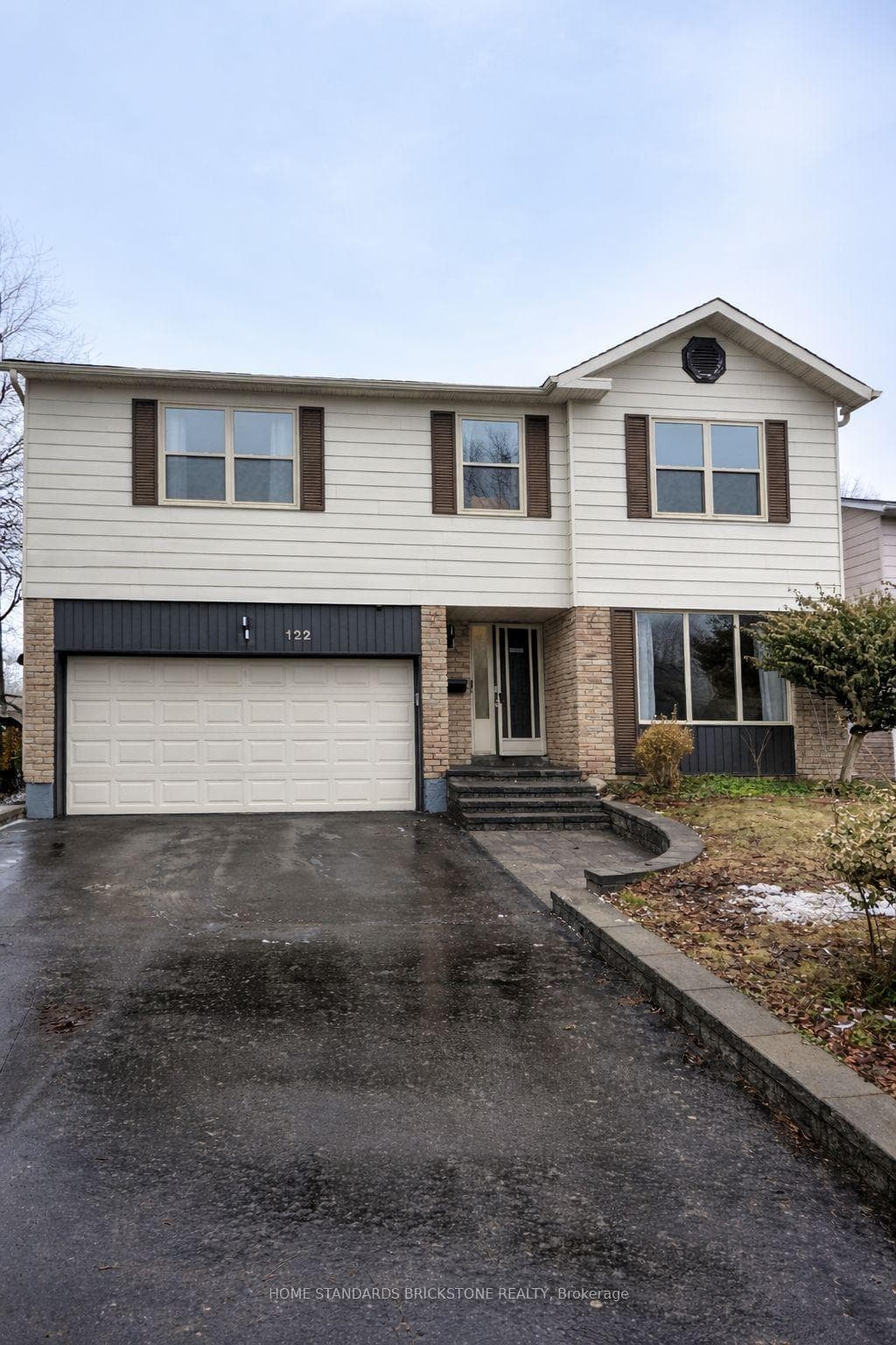 122 Lowe Boulevard, Newmarket, ON L3Y 5T2
