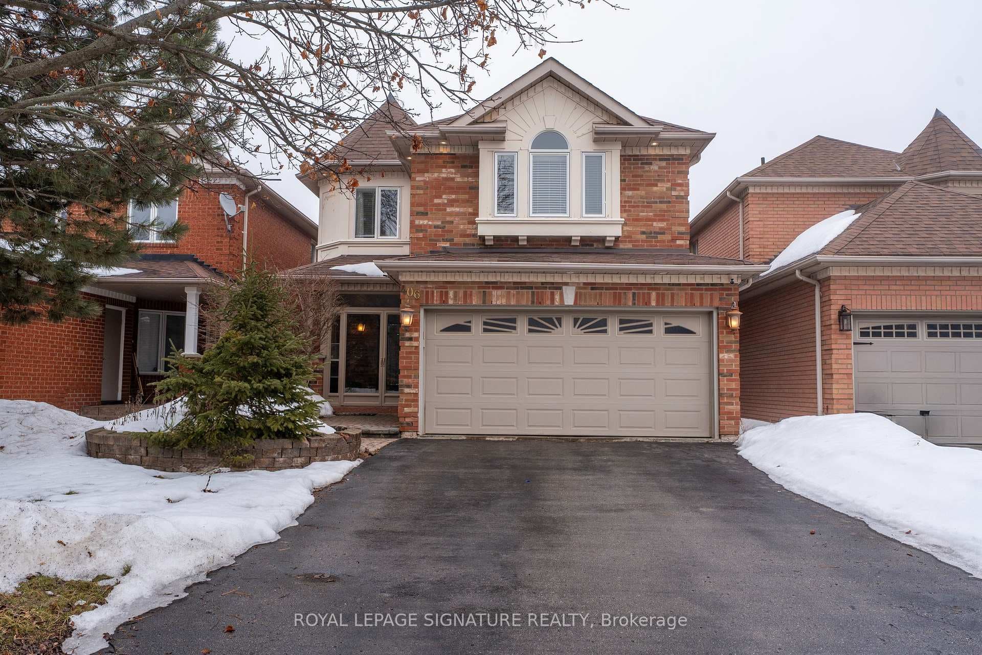 406 Hewitt Circle, Newmarket, ON L3X 2L8