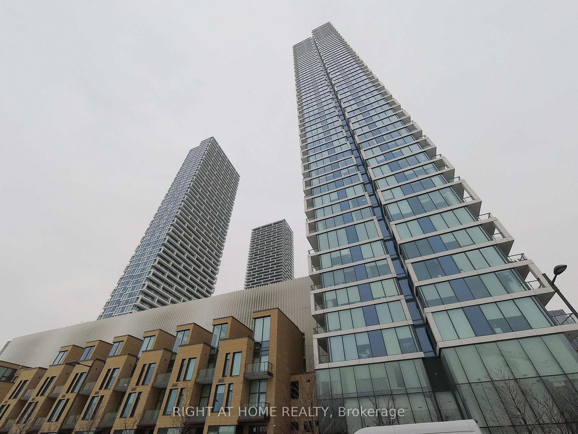 5 Buttermill Avenue 4701, Vaughan, ON L4K 0J5