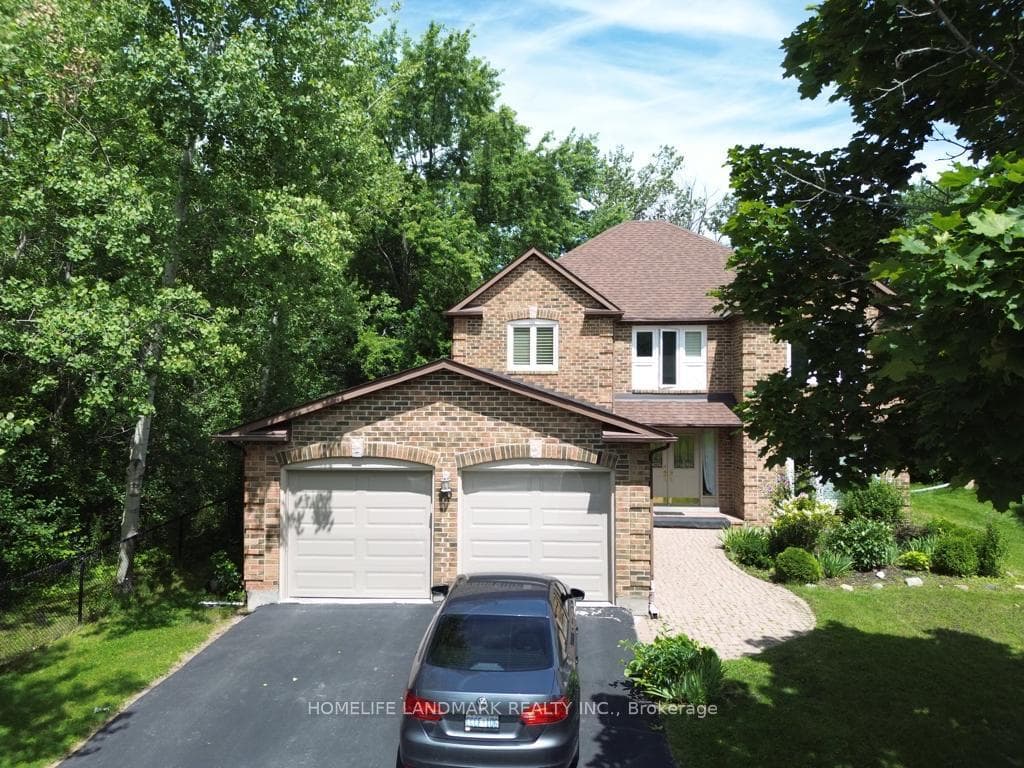 16 Willis Drive, Aurora, ON L4G 5N8