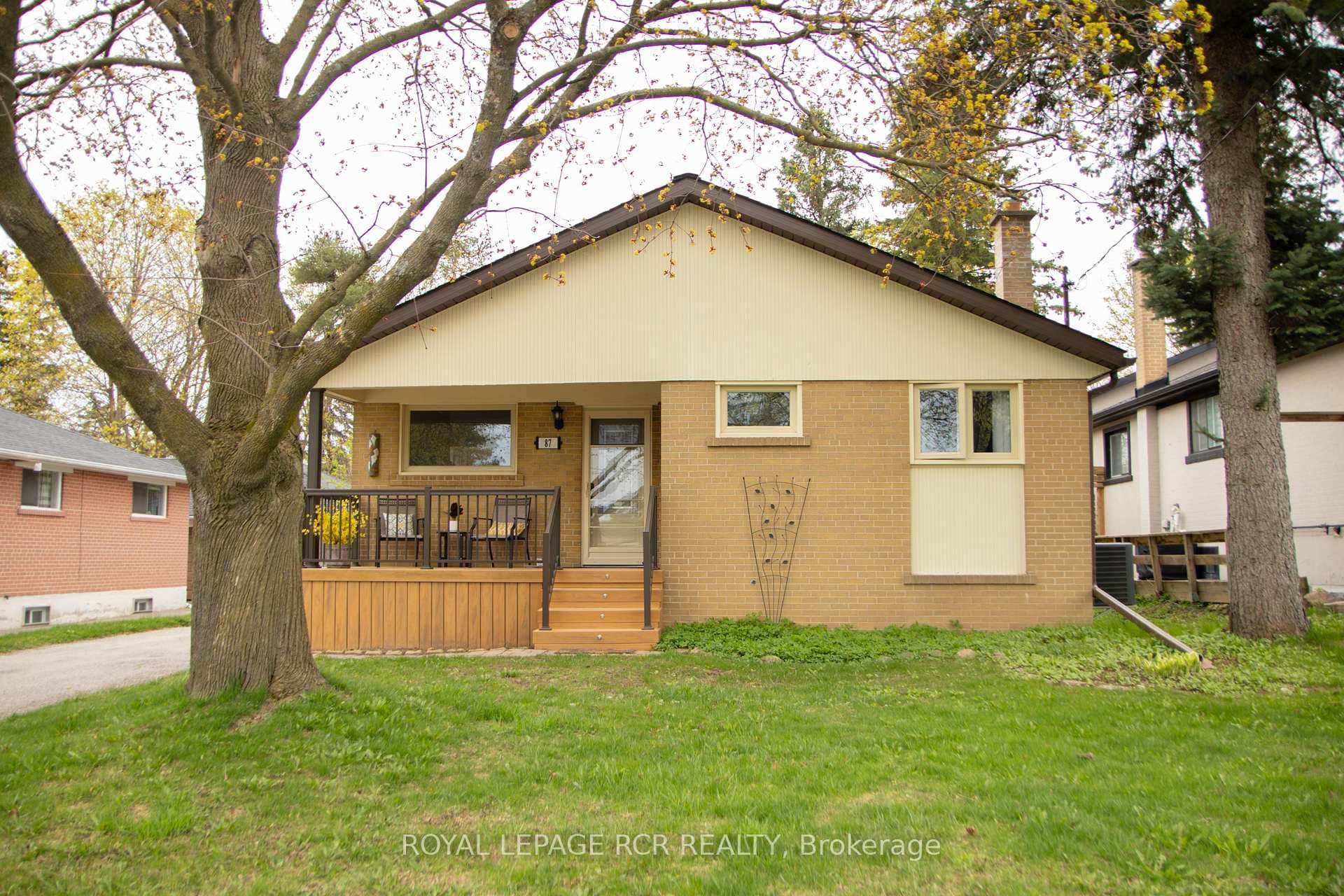87 Richardson Drive, Aurora, ON L4G 1Z4