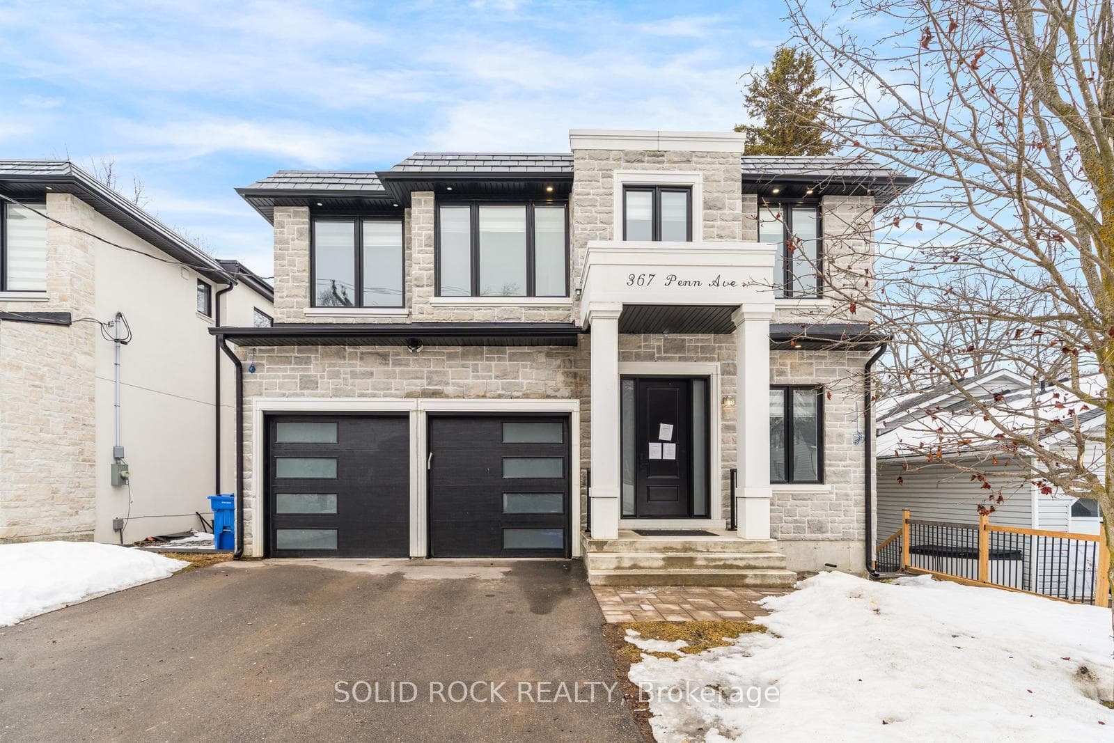 367 Penn Avenue, Newmarket, ON L3Y 2S7