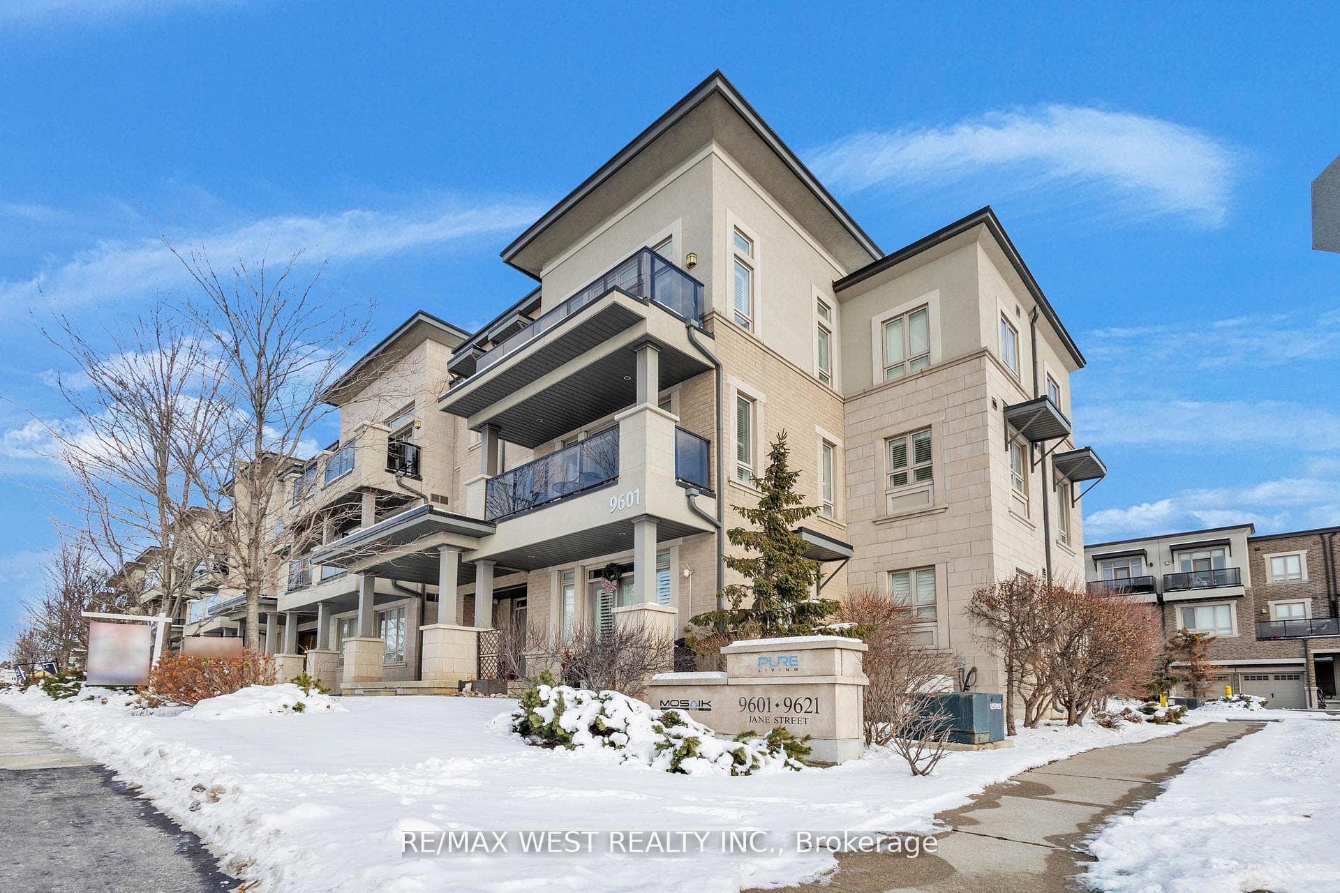 9601 Jane Street 9, Vaughan, ON L6A 4G5