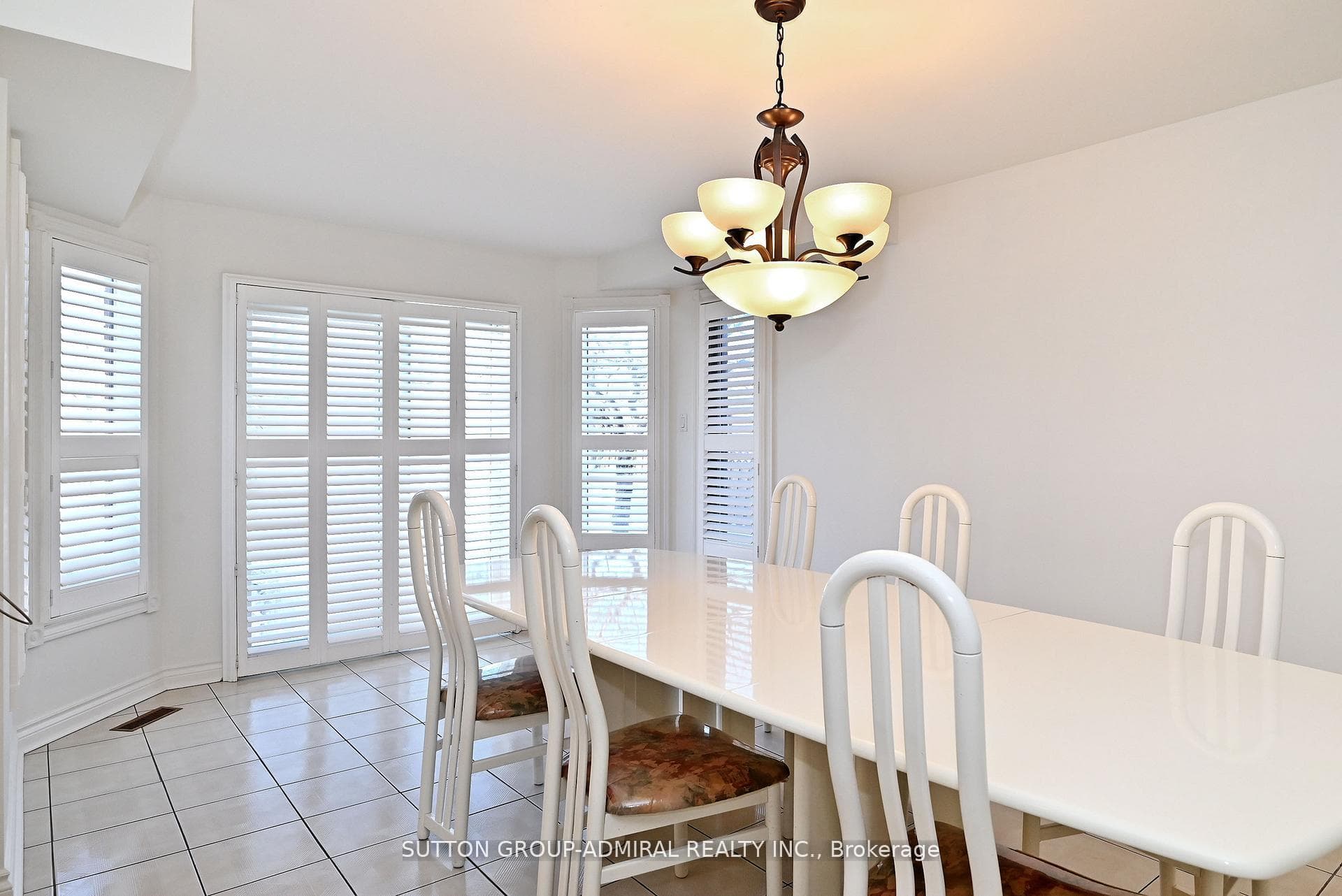 45 Royal Garden Boulevard, Vaughan, ON L4L 7C4