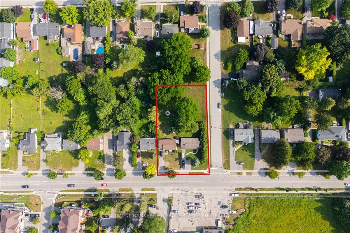 104 Eagle Street, Newmarket, ON L3Y 1J4