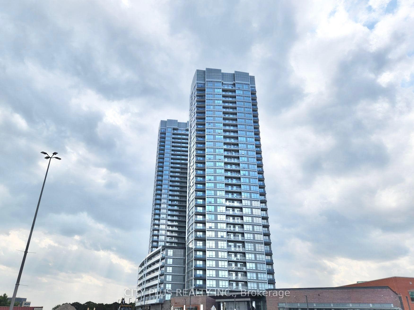 50 Upper Mall Way B-2609, Vaughan, ON L4J 0L8