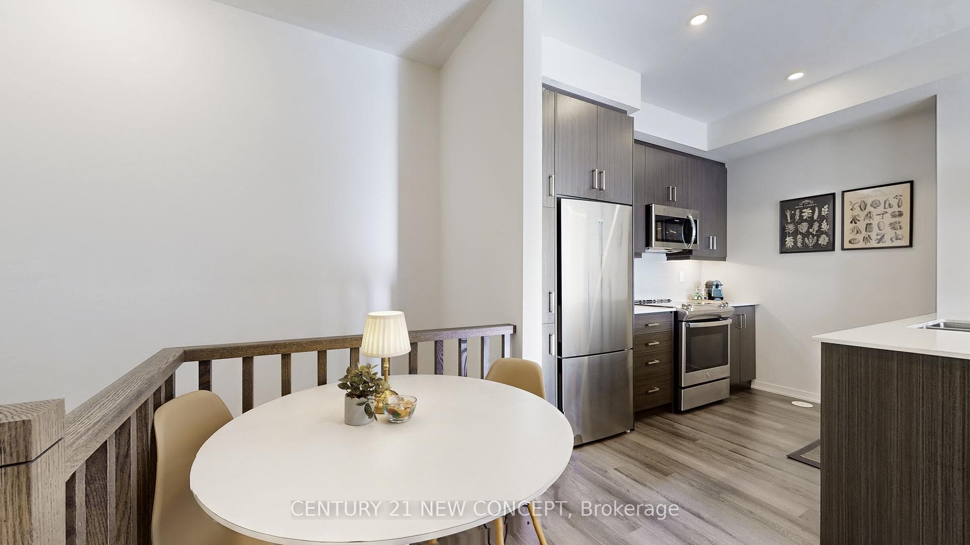140 Honeycrisp Crescent TH 284, Vaughan, ON L4K 0N7