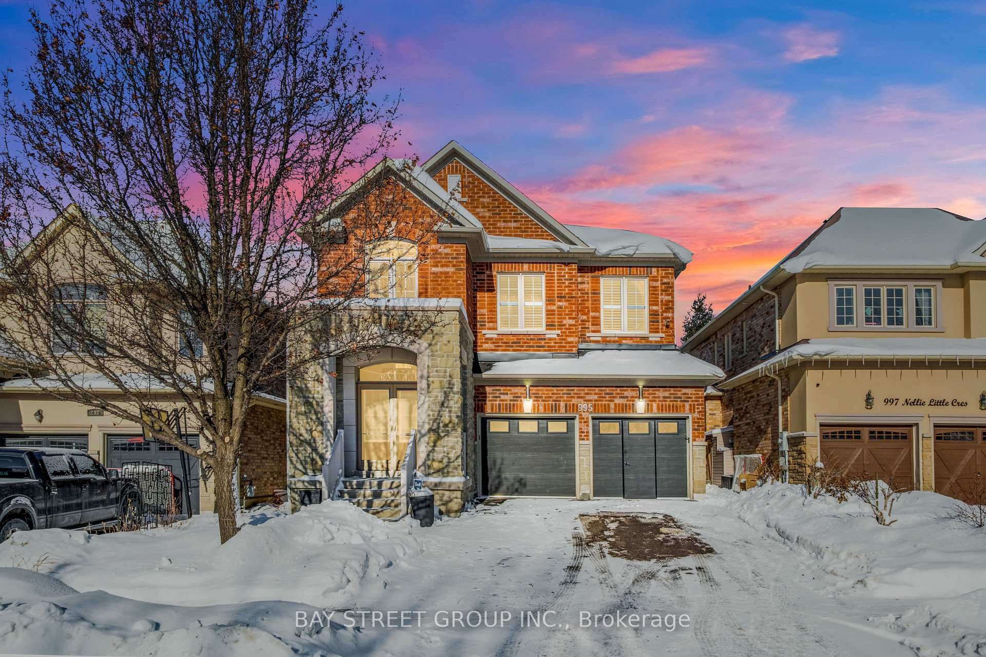 995 Nellie Little Crescent, Newmarket, ON L3X 3E6