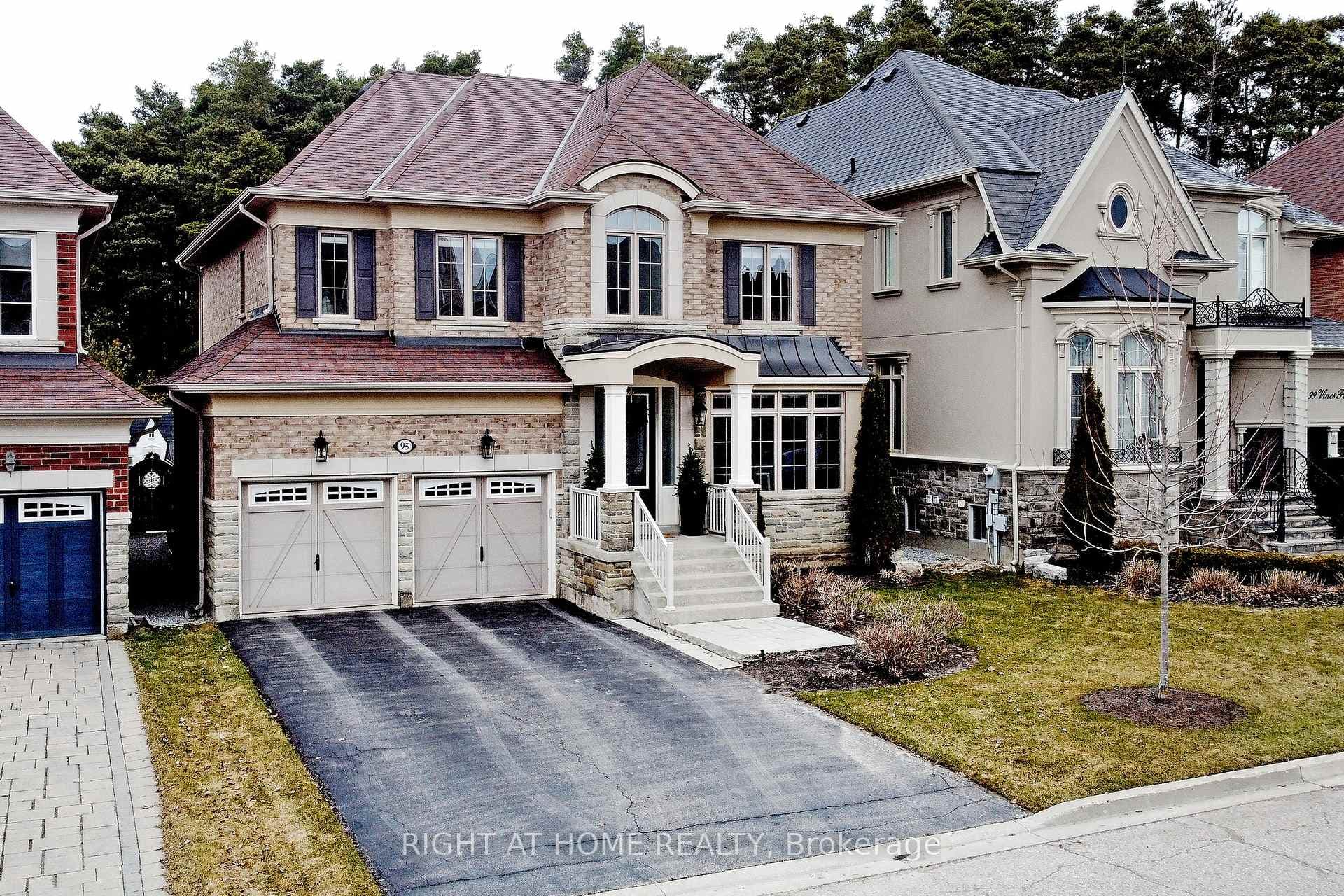 95 Vines Place, Aurora, ON L4G 0R7