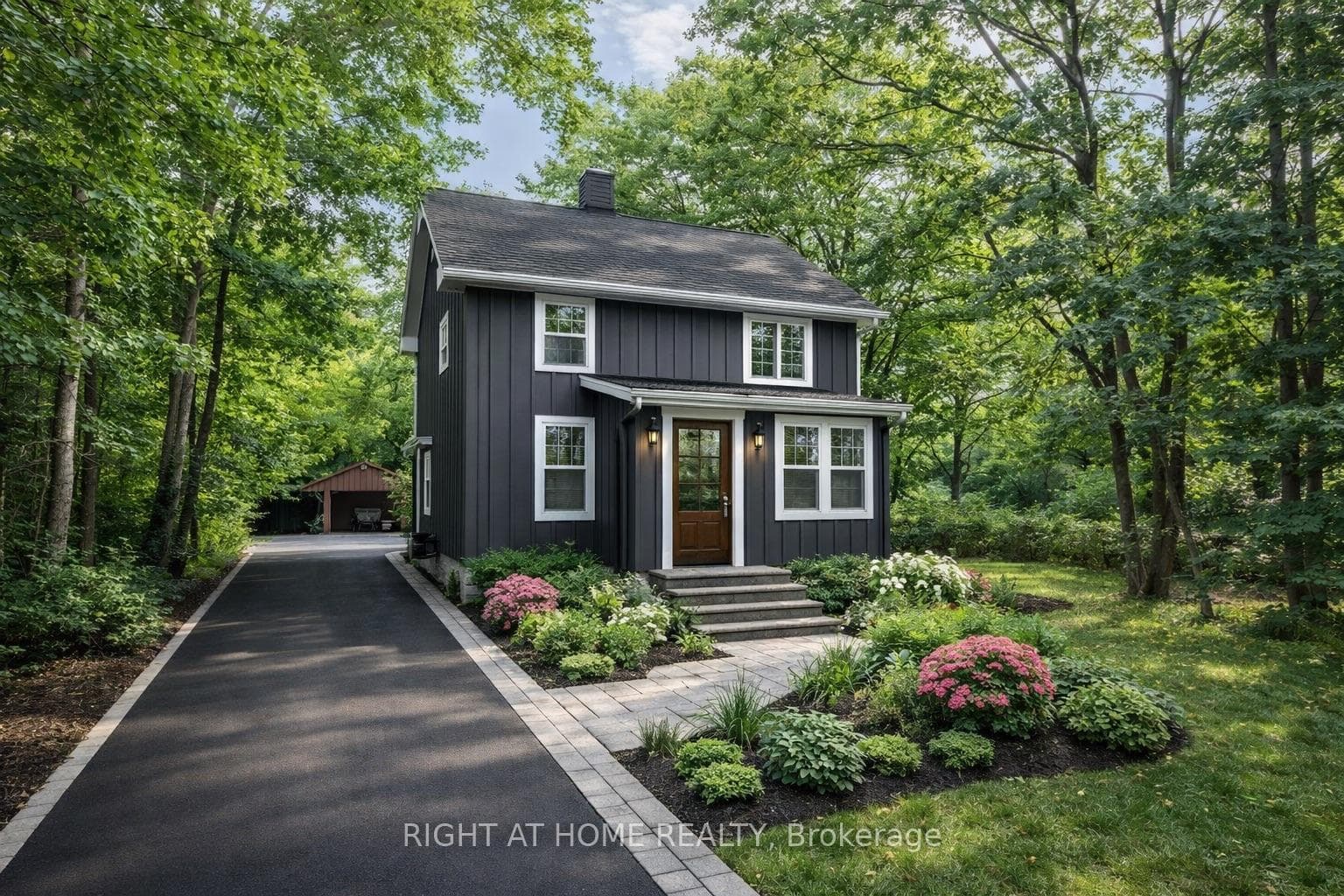 315 Main Street N, Newmarket, ON L3Y 9A9