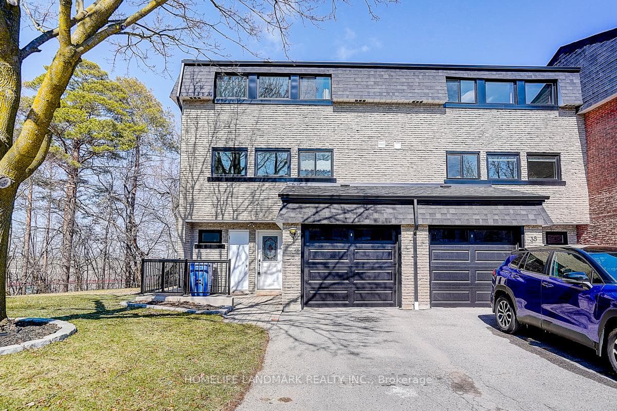 40 Henderson Drive, Aurora, ON L4G 3L2