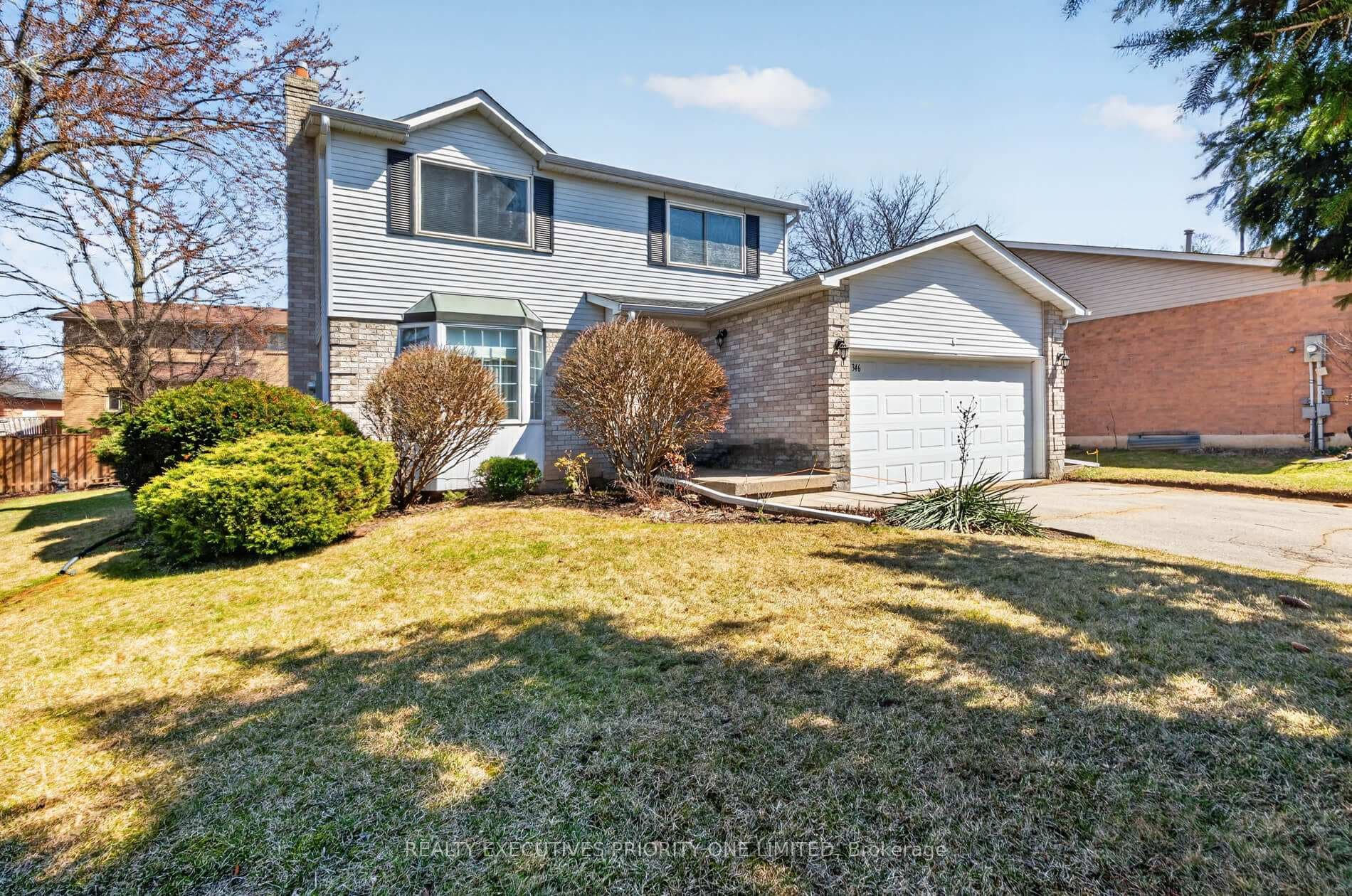 346 Darlington Crescent, Newmarket, ON L3Y 6N4
