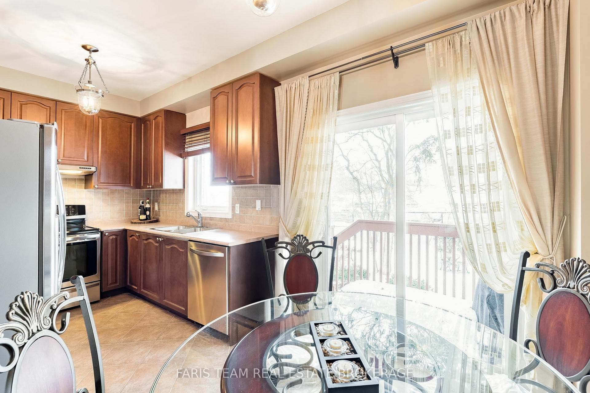 272 Tom Taylor Crescent, Newmarket, ON L3X 3E8
