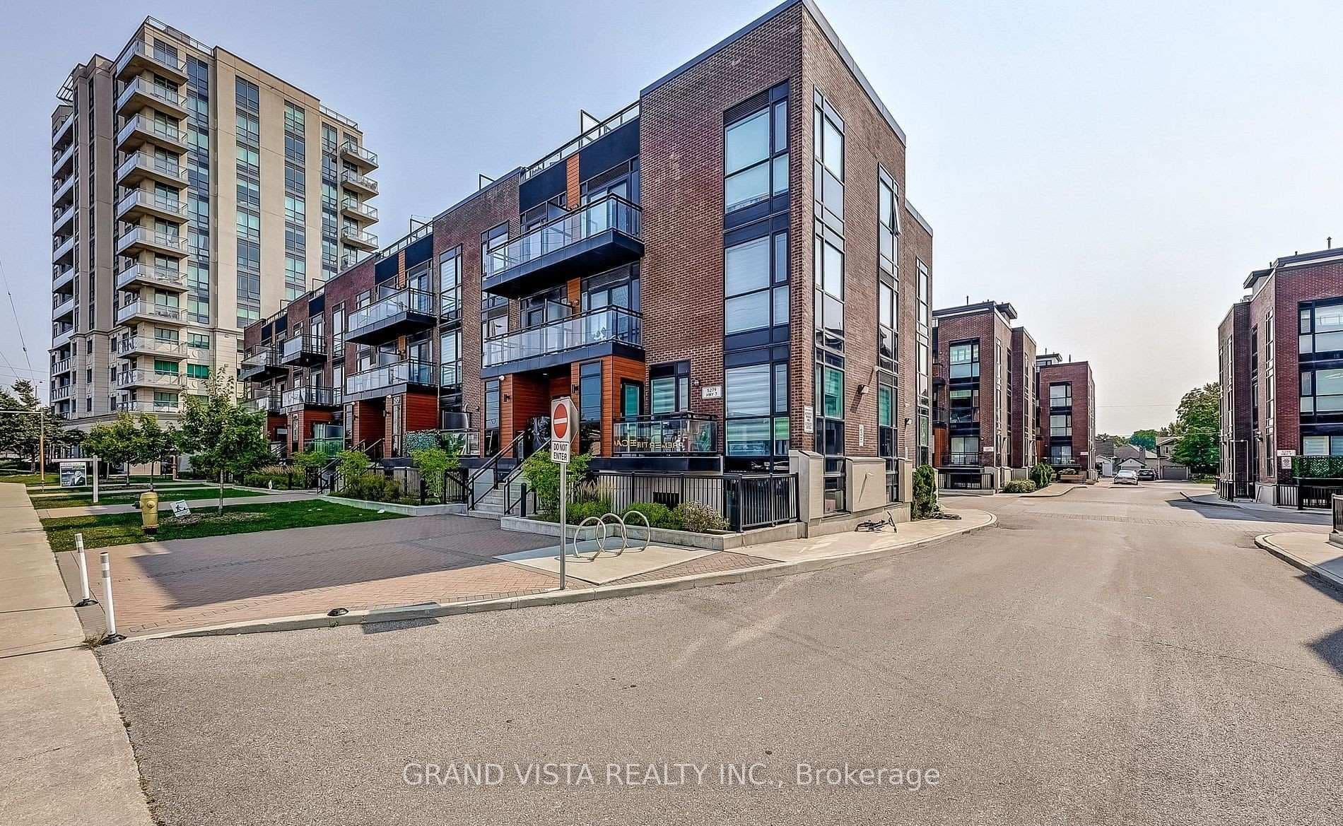 5279 Highway 7 N/A B602, Vaughan, ON L4L 0J1