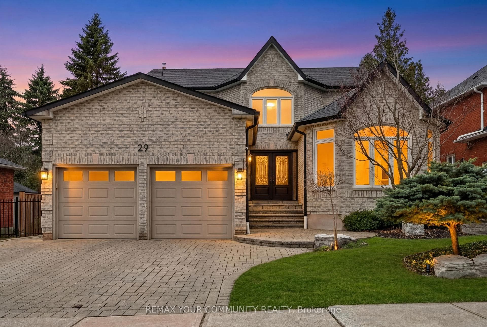 29 McGee Crescent, Aurora, ON L4G 6L8