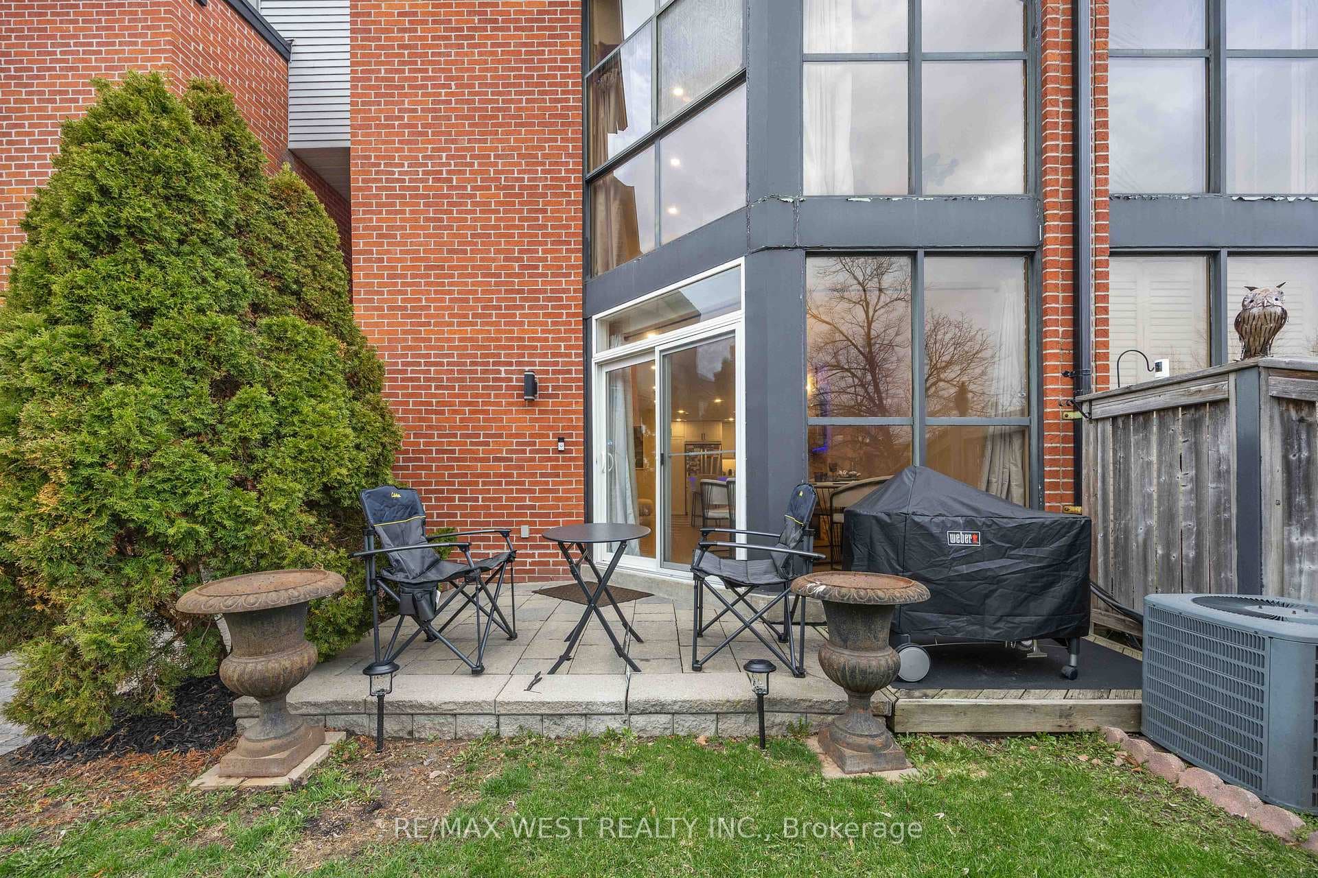 100 Arbors Lane TH #10, Vaughan, ON L4L 7G4