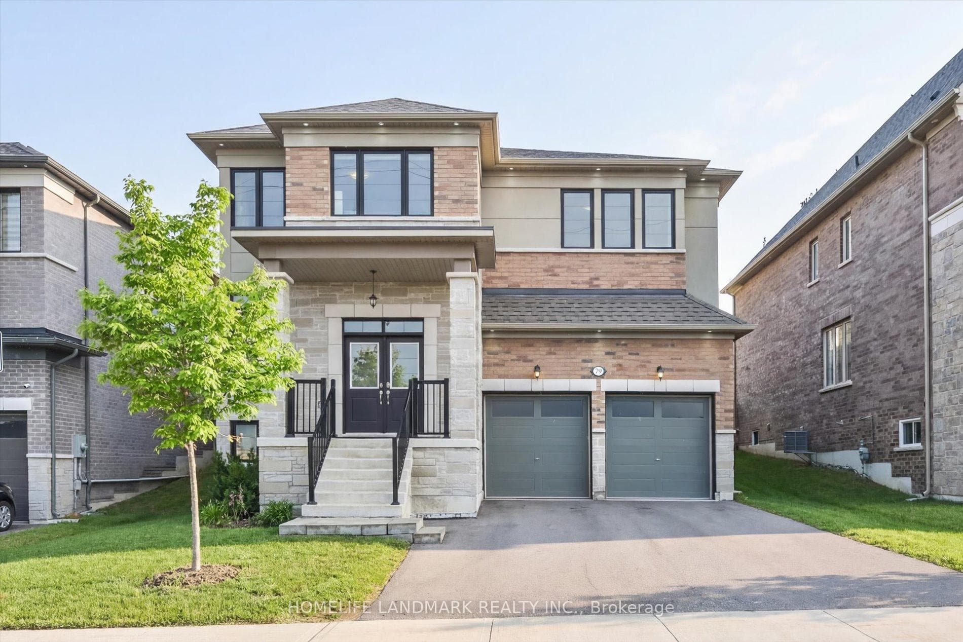 79 Bethpage Crescent, Newmarket, ON L3X 0M4