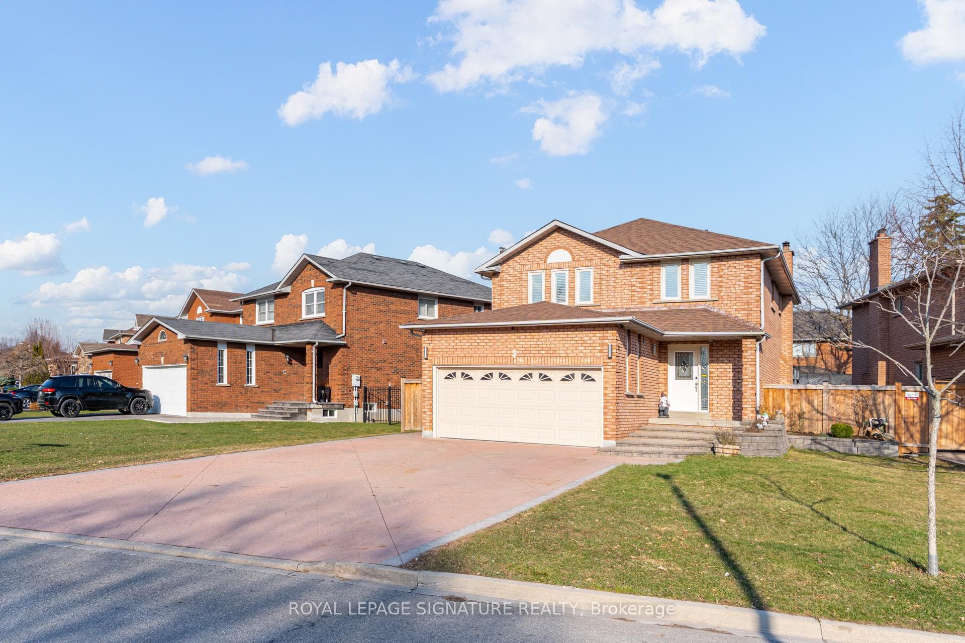 5 Longhouse Street, Vaughan, ON L4L 4Z3