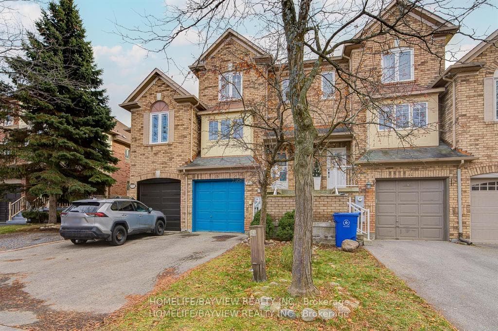 15 Bowler Street, Aurora, ON L4G 7J2