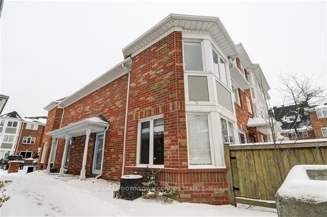 18 Clark Avenue W 154, Vaughan, ON L4J 8H1