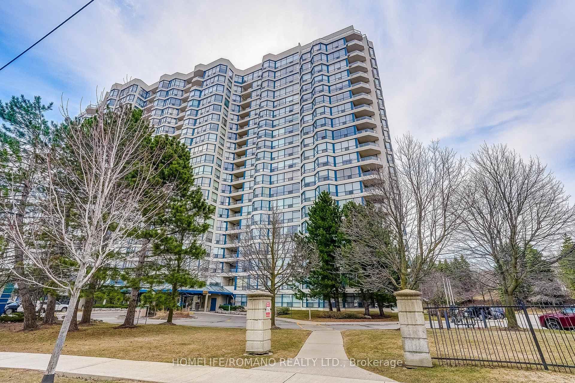 1 Clark Avenue W 508, Vaughan, ON L4J 7Y6