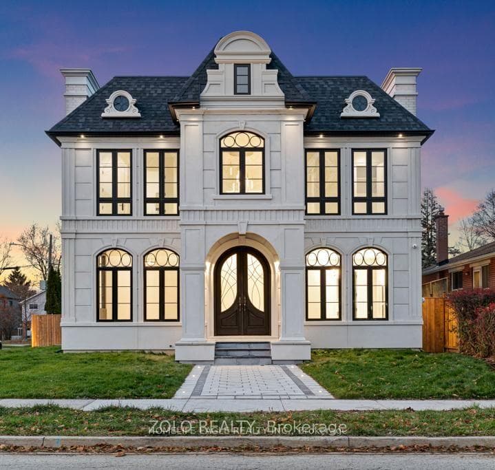 52 Child Drive, Aurora, ON L4G 1Y5